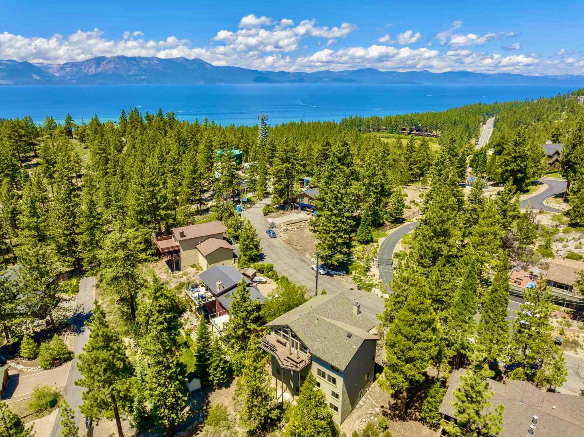 LX33 Lake Tahoe Villa with Gameroom Hot tub Sauna - Property Image 26