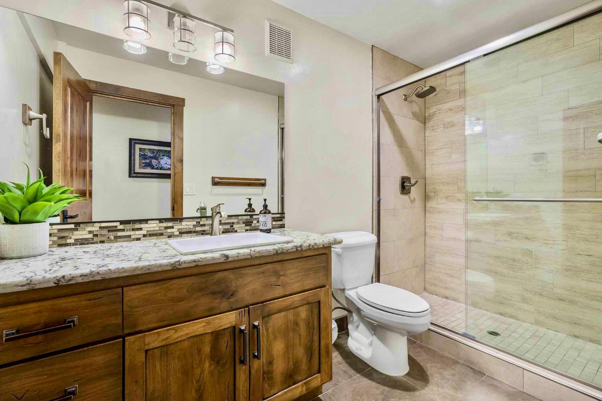 LX33 Lake Tahoe Villa with Gameroom Hot tub Sauna - Property Image 38