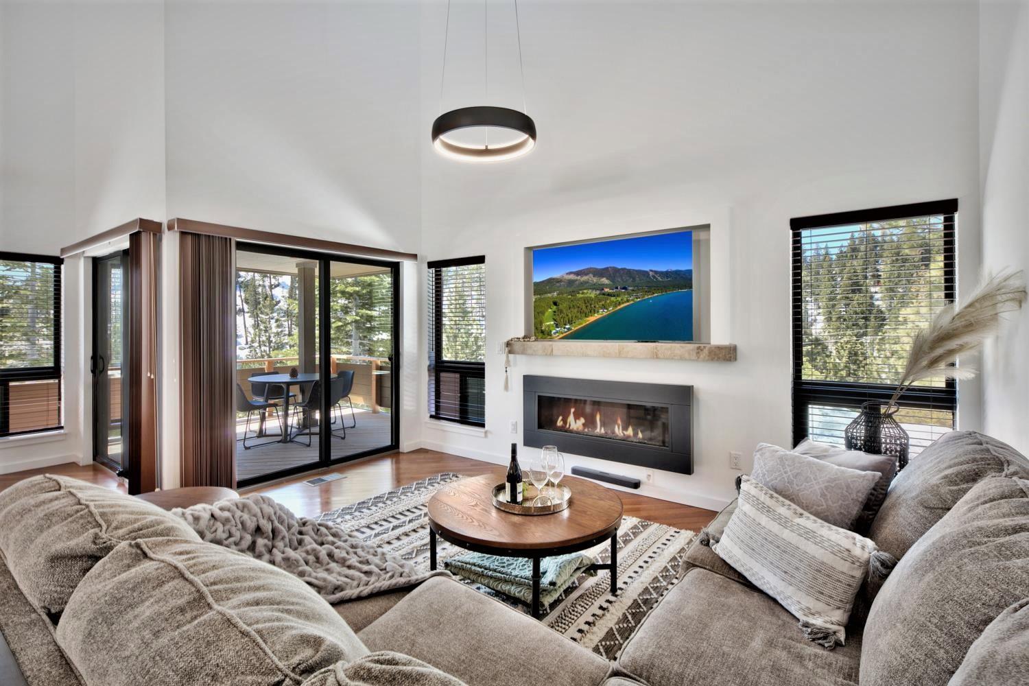 Stateline Vacations - Lx40 Tahoe Mountain view new build - Property Image 17