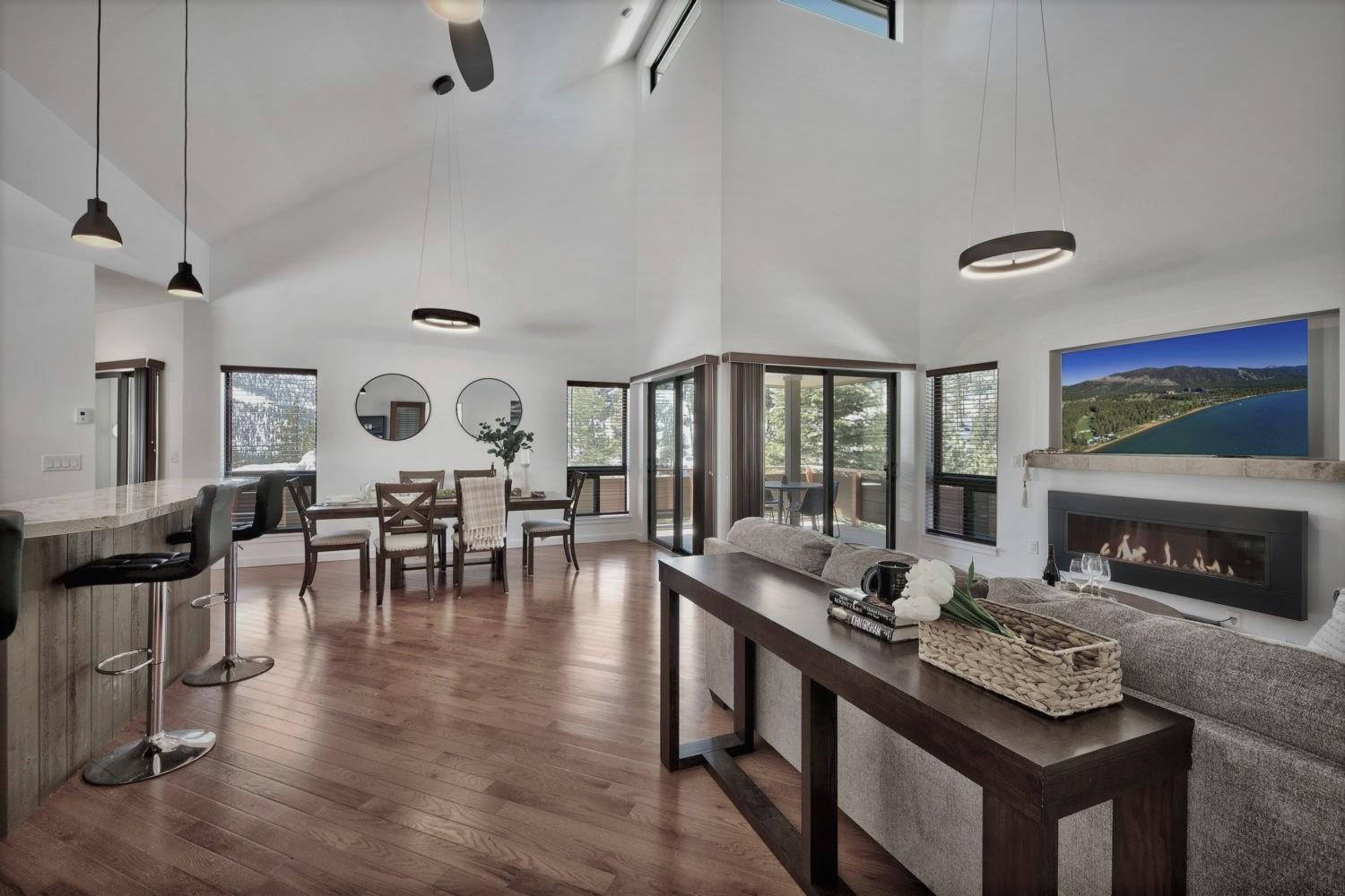 Stateline Vacations - Lx40 Tahoe Mountain view new build - Property Image 30
