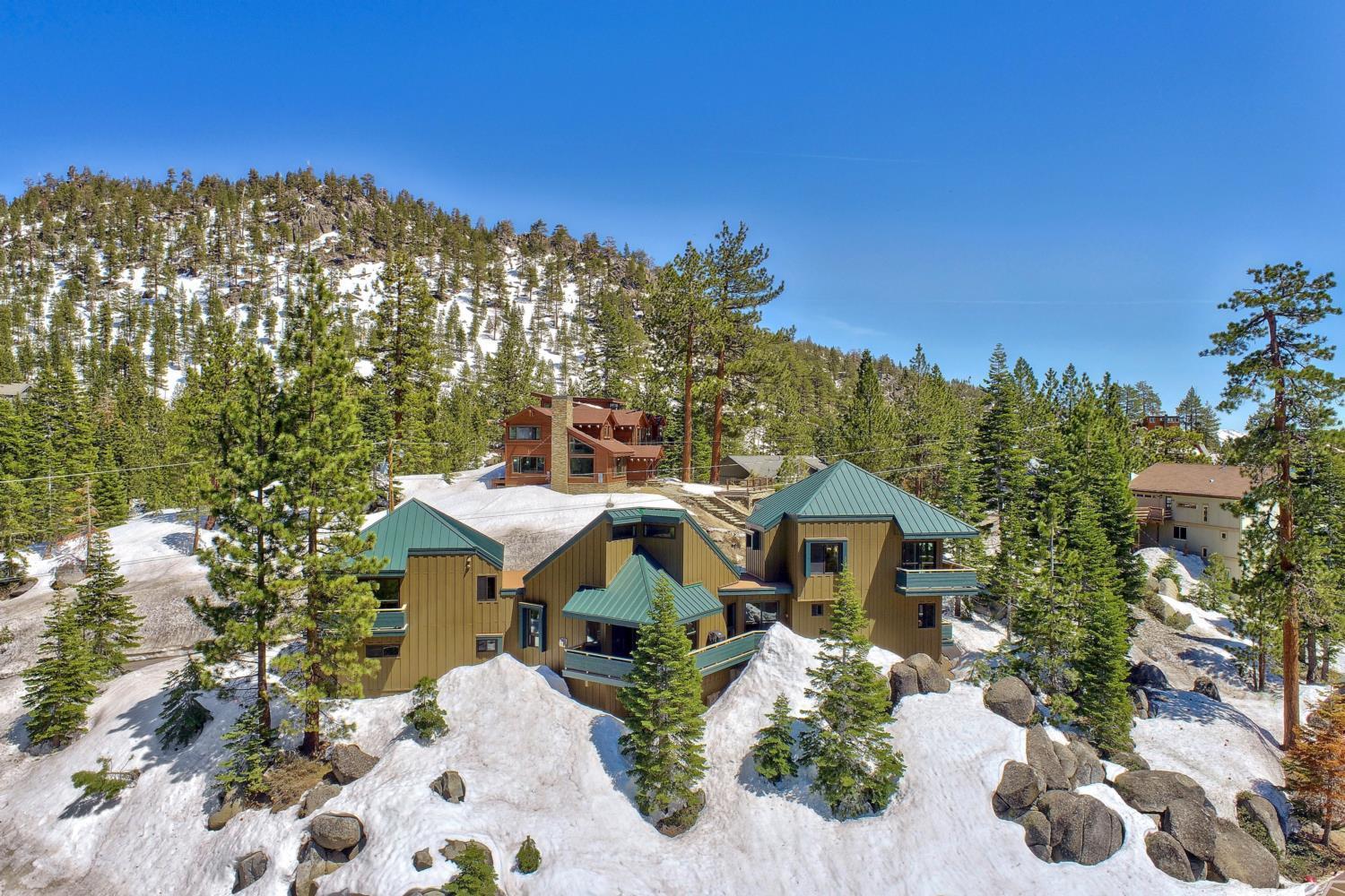 Stateline Vacations - Lx40 Tahoe Mountain view new build - Property Image 28