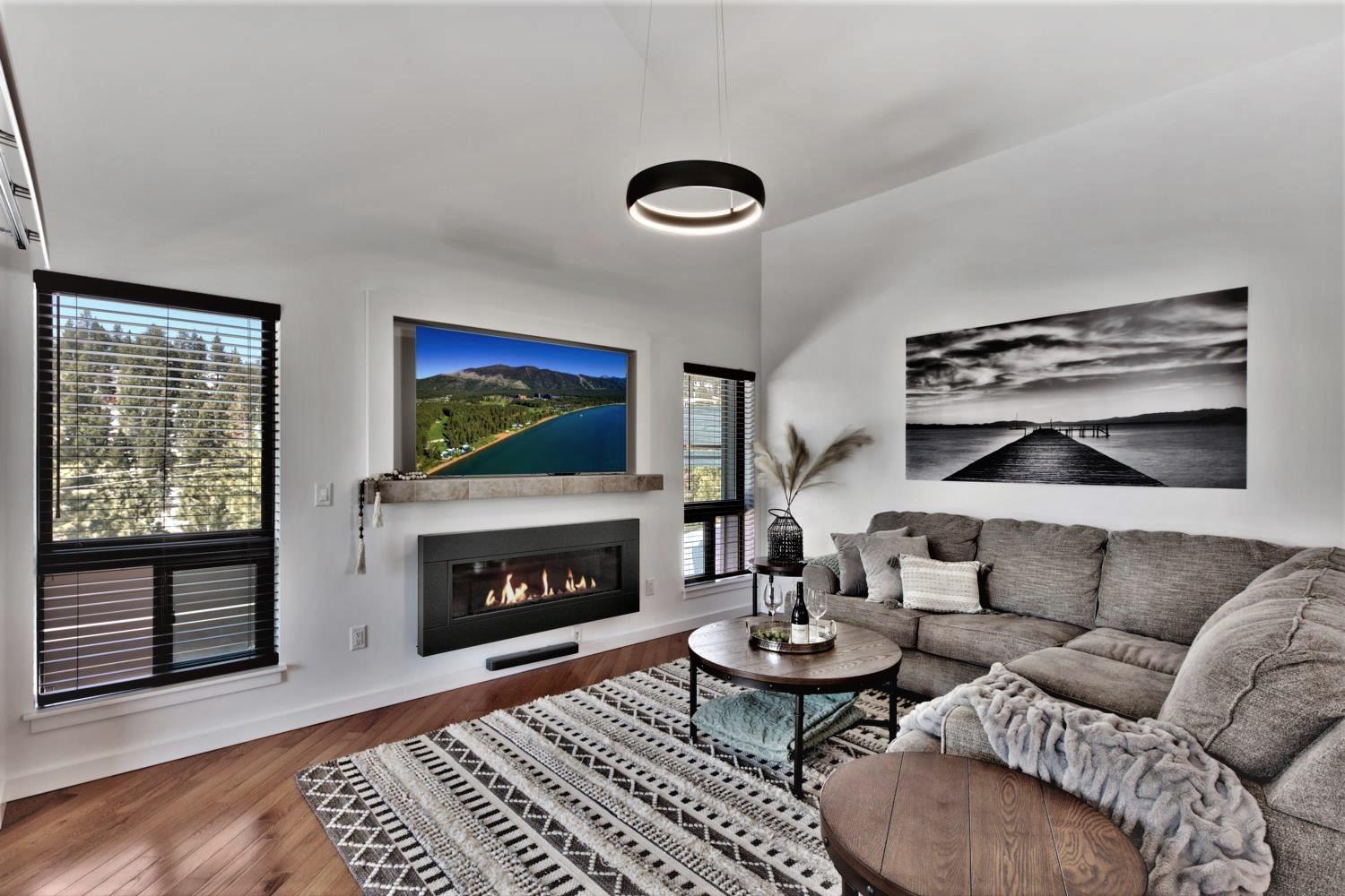 Stateline Vacations - Lx40 Tahoe Mountain view new build - Property Image 25