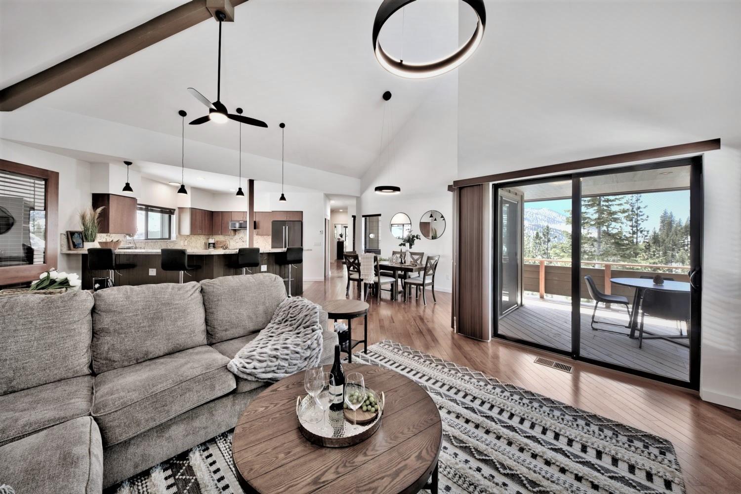 Stateline Vacations - Lx40 Tahoe Mountain view new build - Property Image 20