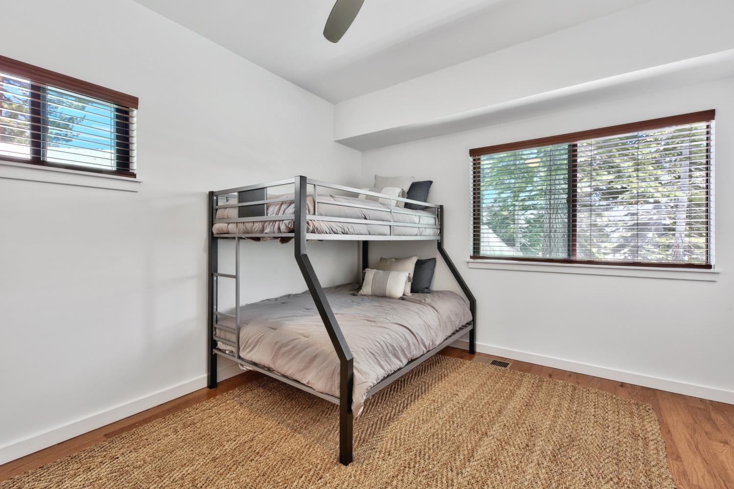 Stateline Vacations - Lx40 Tahoe Mountain view new build - Property Image 12