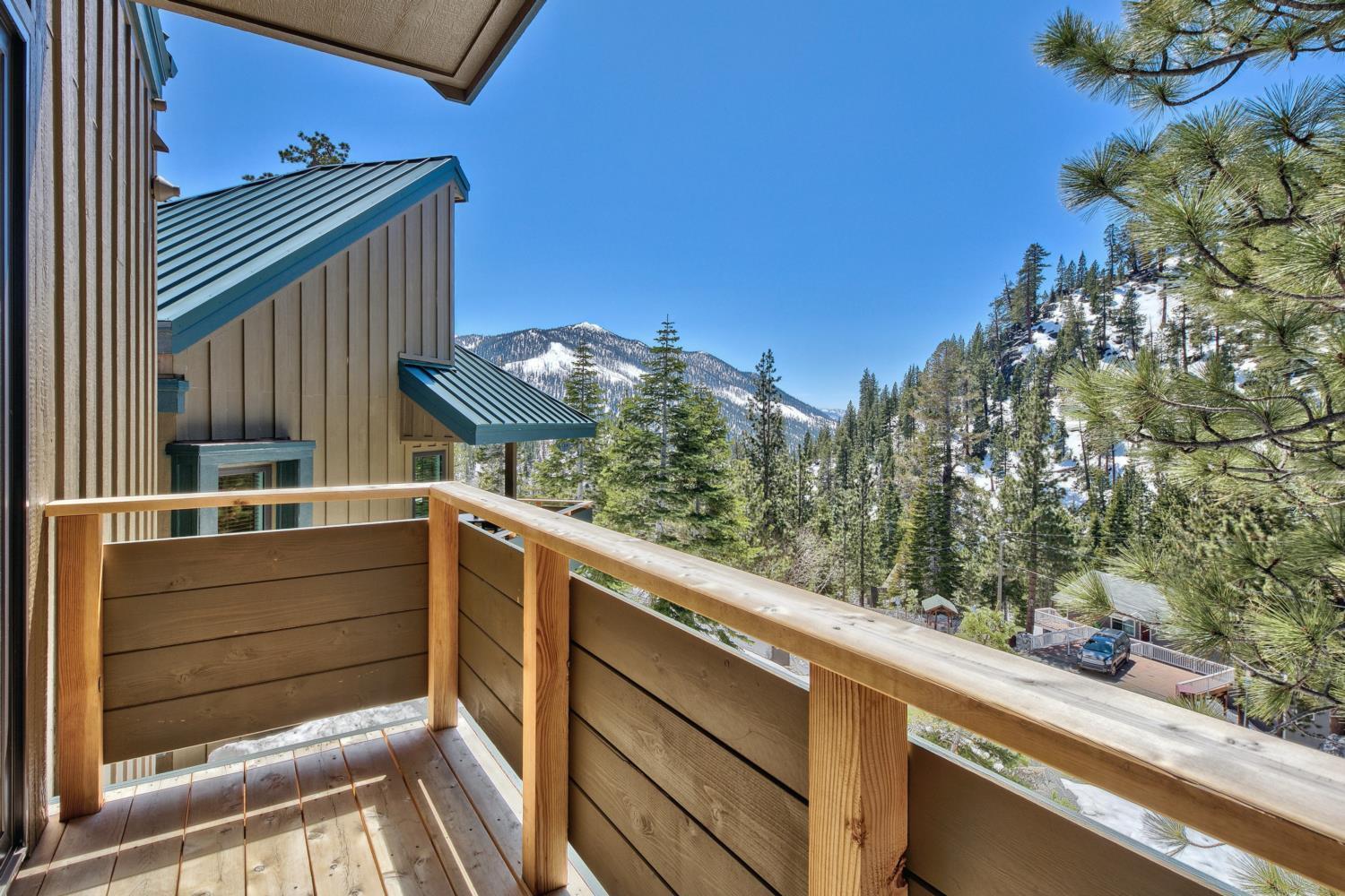 Stateline Vacations - Lx40 Tahoe Mountain view new build - Property Image 10