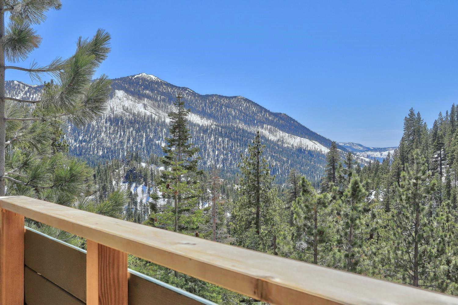 Stateline Vacations - Lx40 Tahoe Mountain view new build - Property Image 8