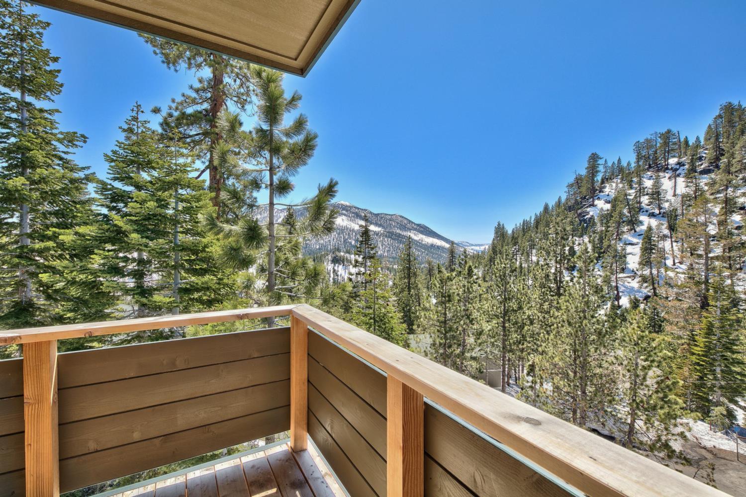 Stateline Vacations - Lx40 Tahoe Mountain view new build - Property Image 7