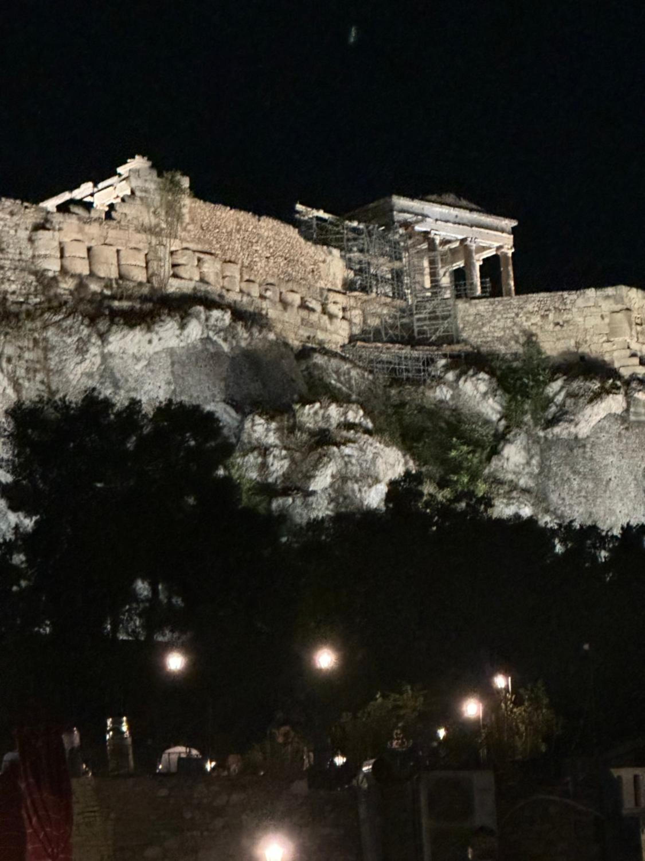 Acropoli Vibes At Kosmos Getaway
