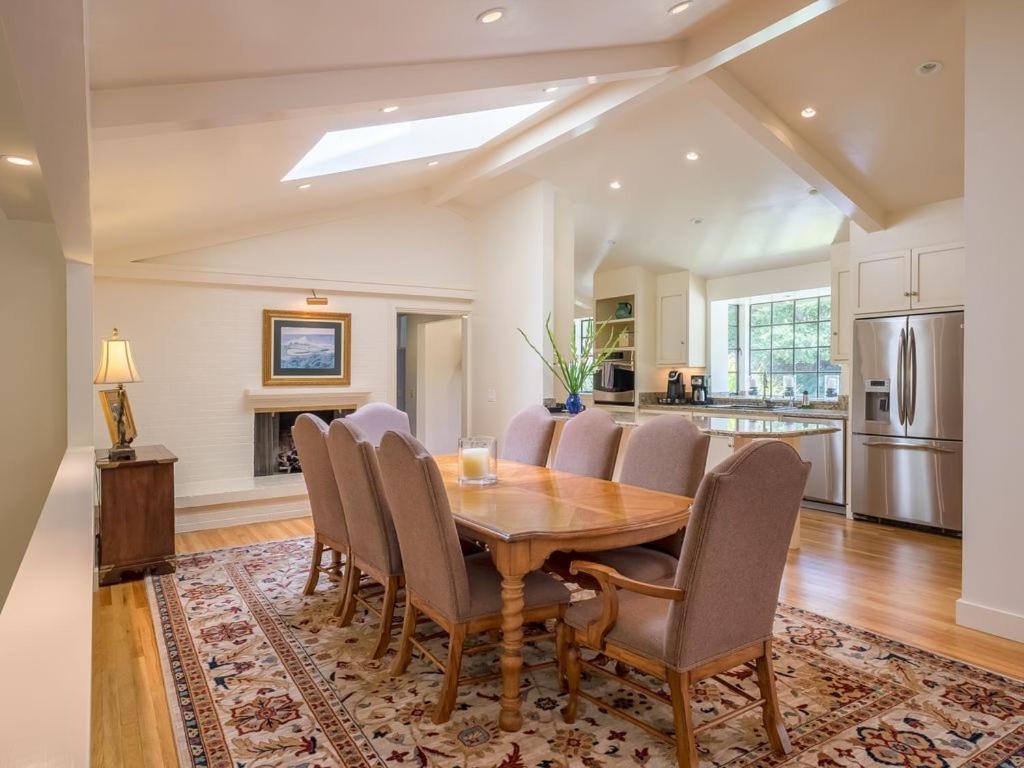 Pebble Beach Villa lx55 view 2