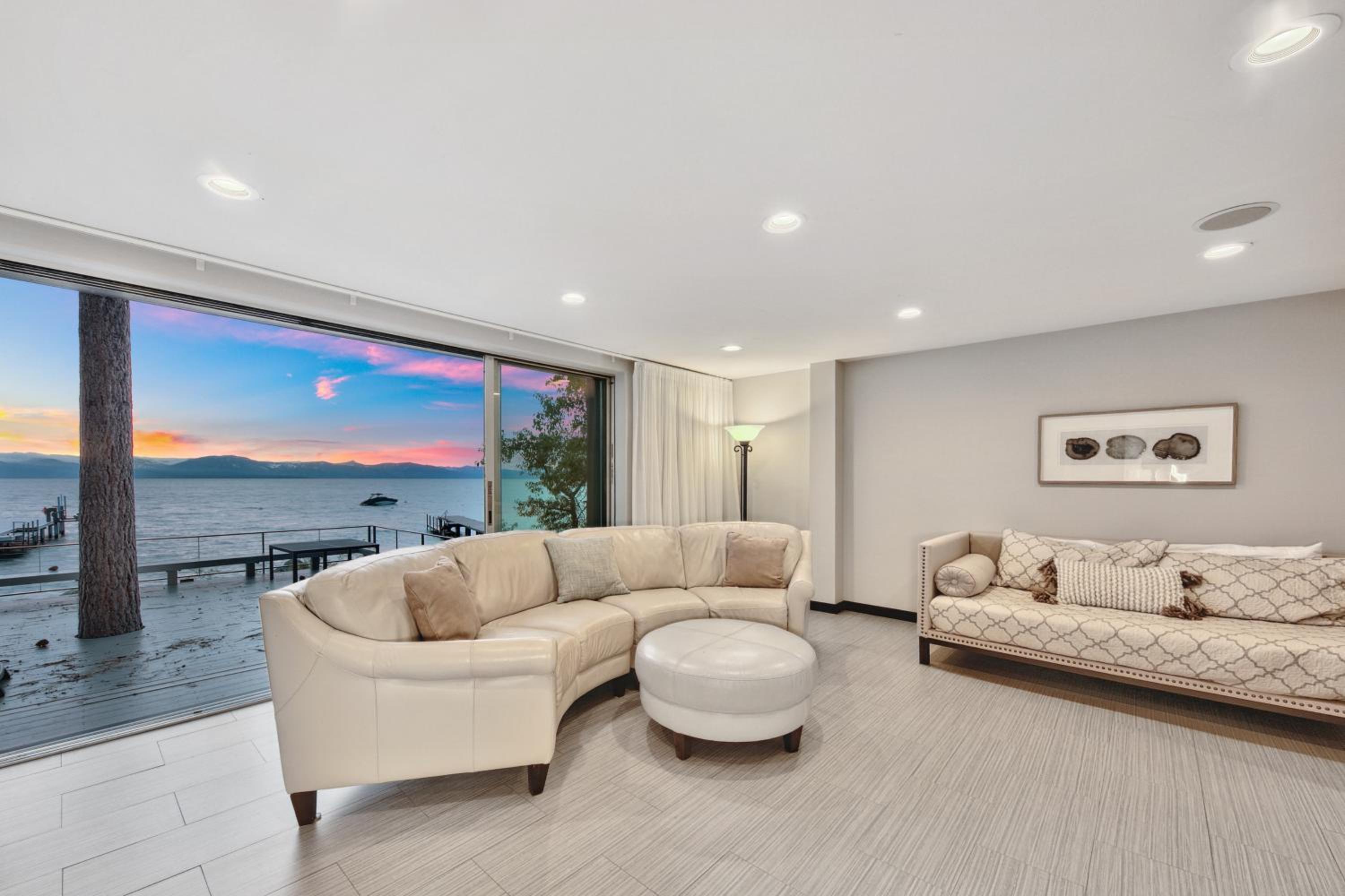 Lx 96 Tahoe lakefront Home of the Stars - Property Image 55