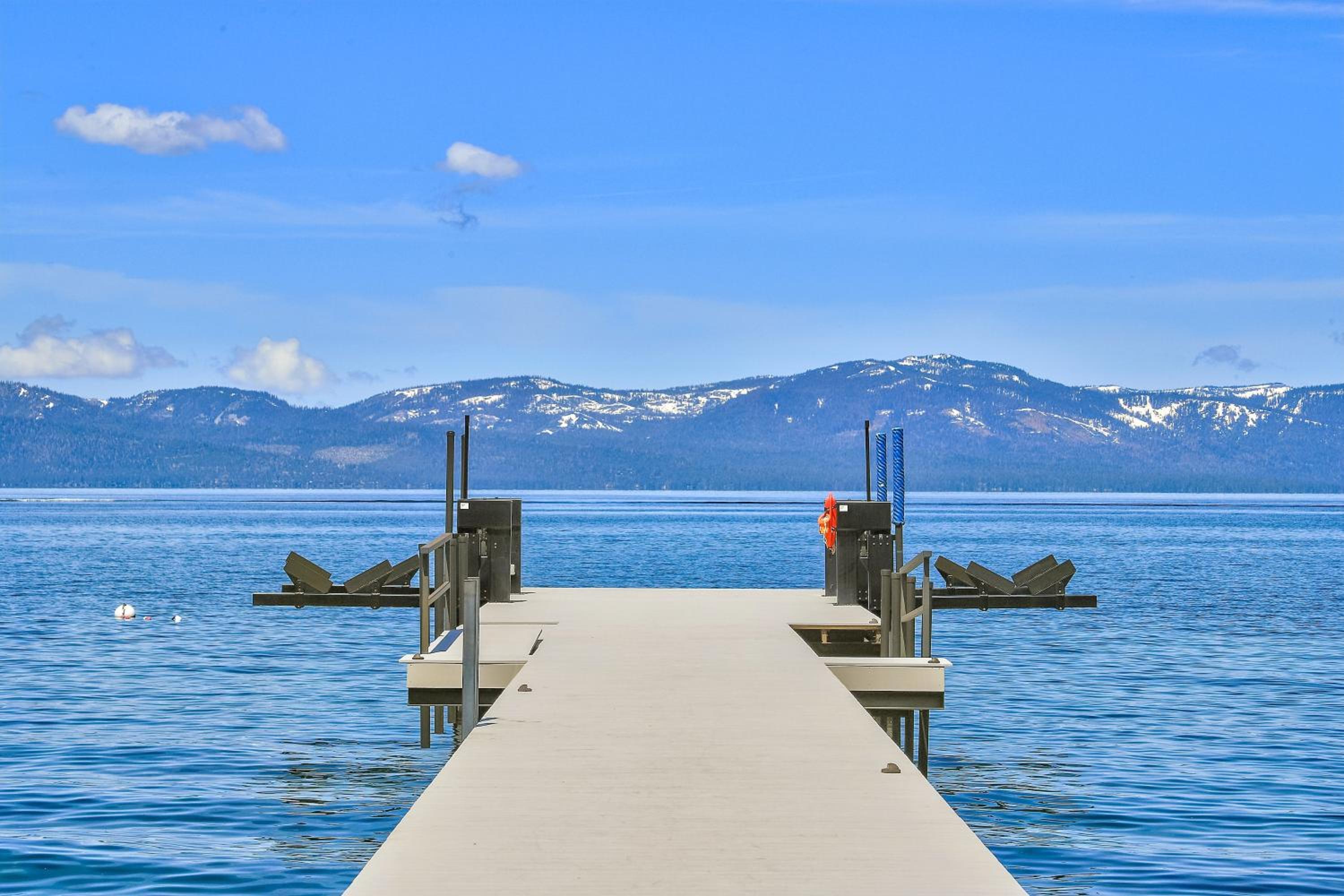 Lx 96 Tahoe lakefront Home of the Stars - Property Image 29