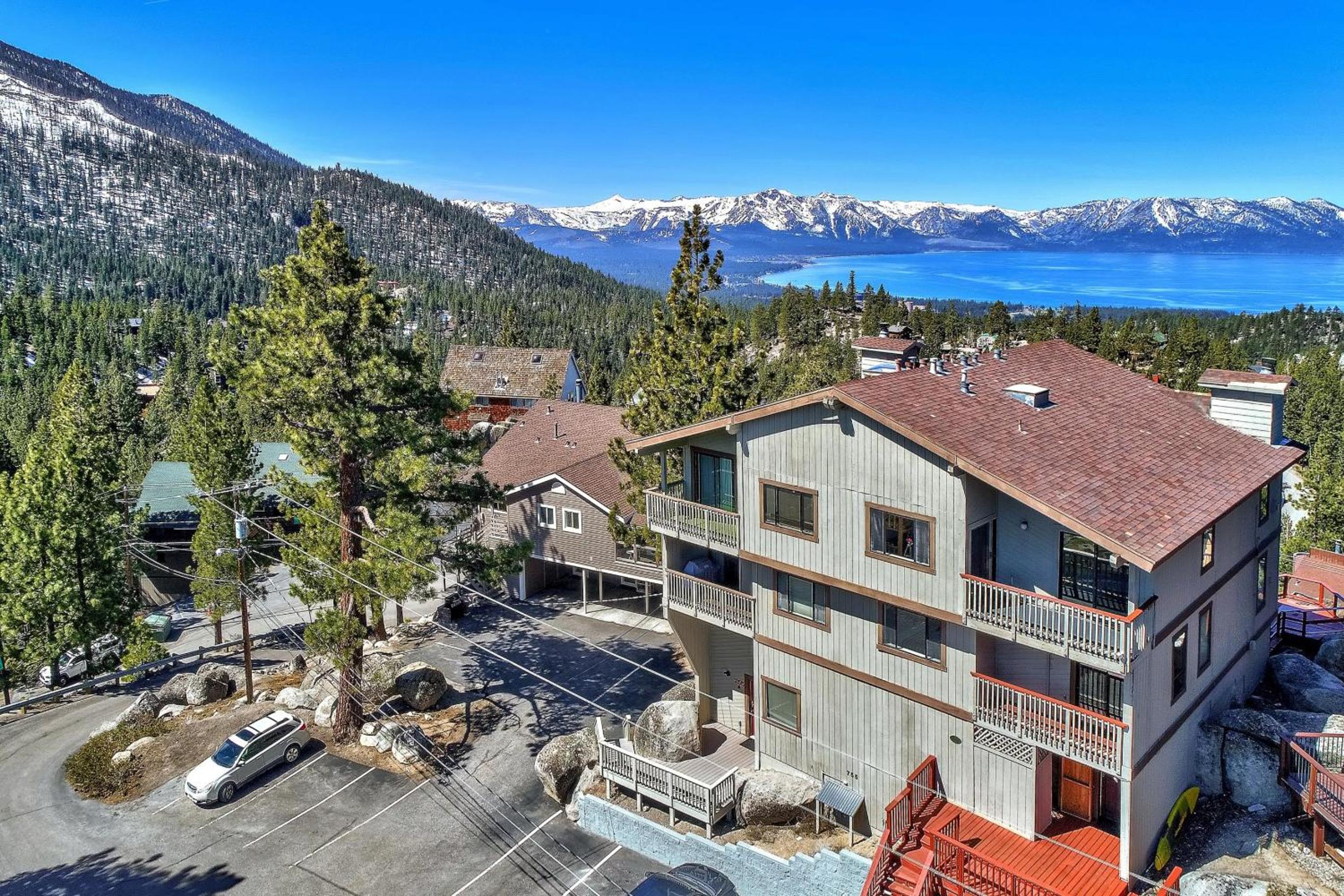 Stateline Vacations - Mv15 lakeview top of the mountain townhome - Property Image 2