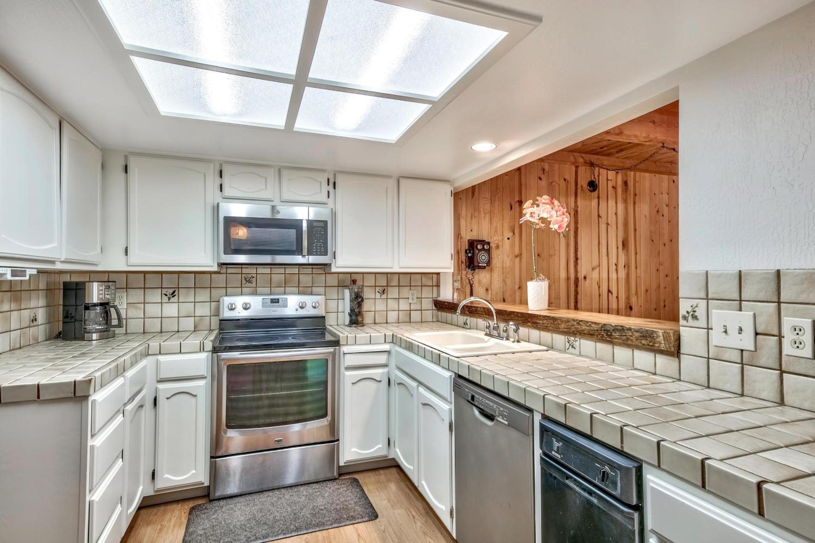 Stateline Vacations - Mv15 lakeview top of the mountain townhome - Property Image 6
