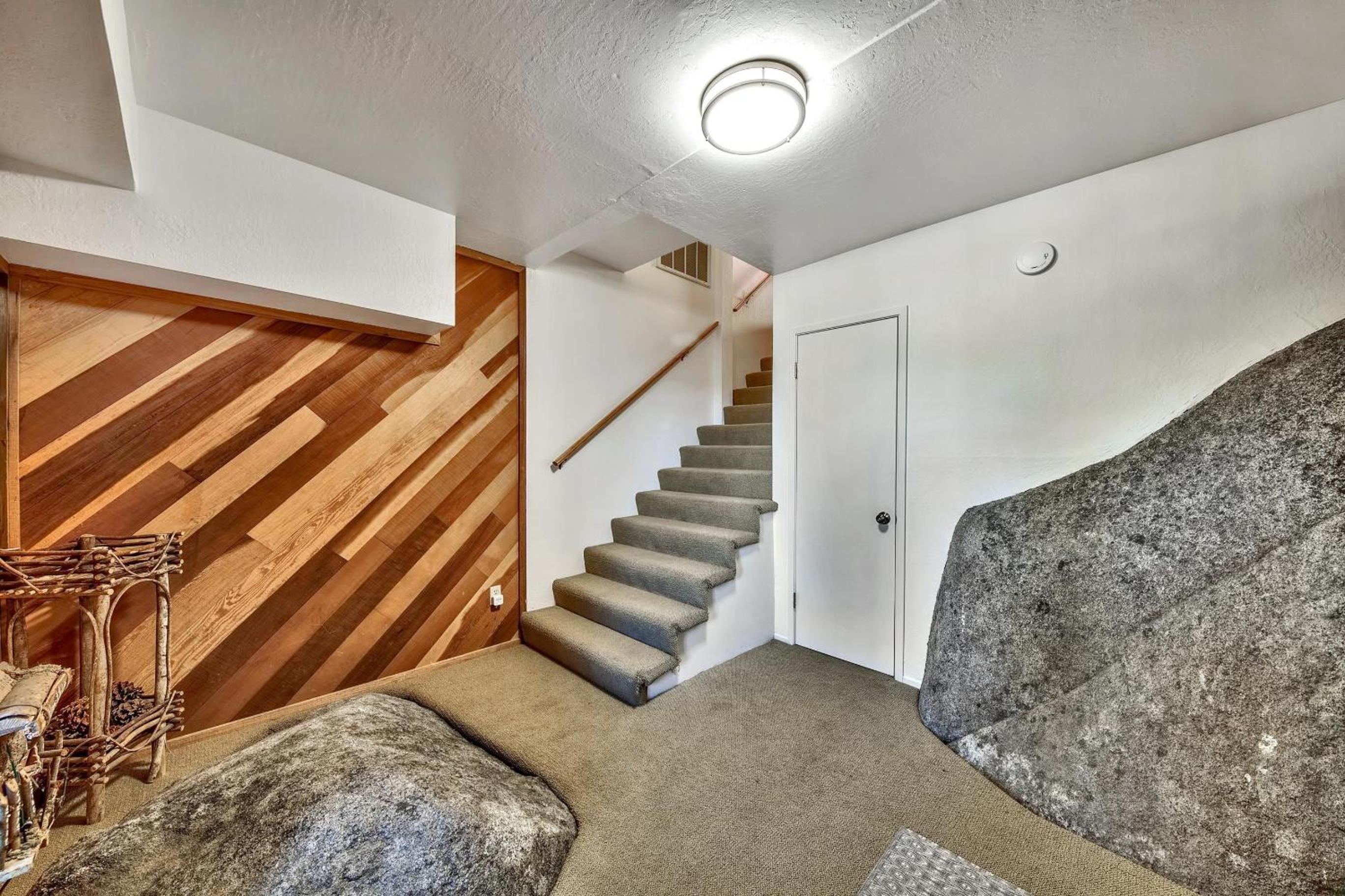 Stateline Vacations - Mv15 lakeview top of the mountain townhome - Property Image 9