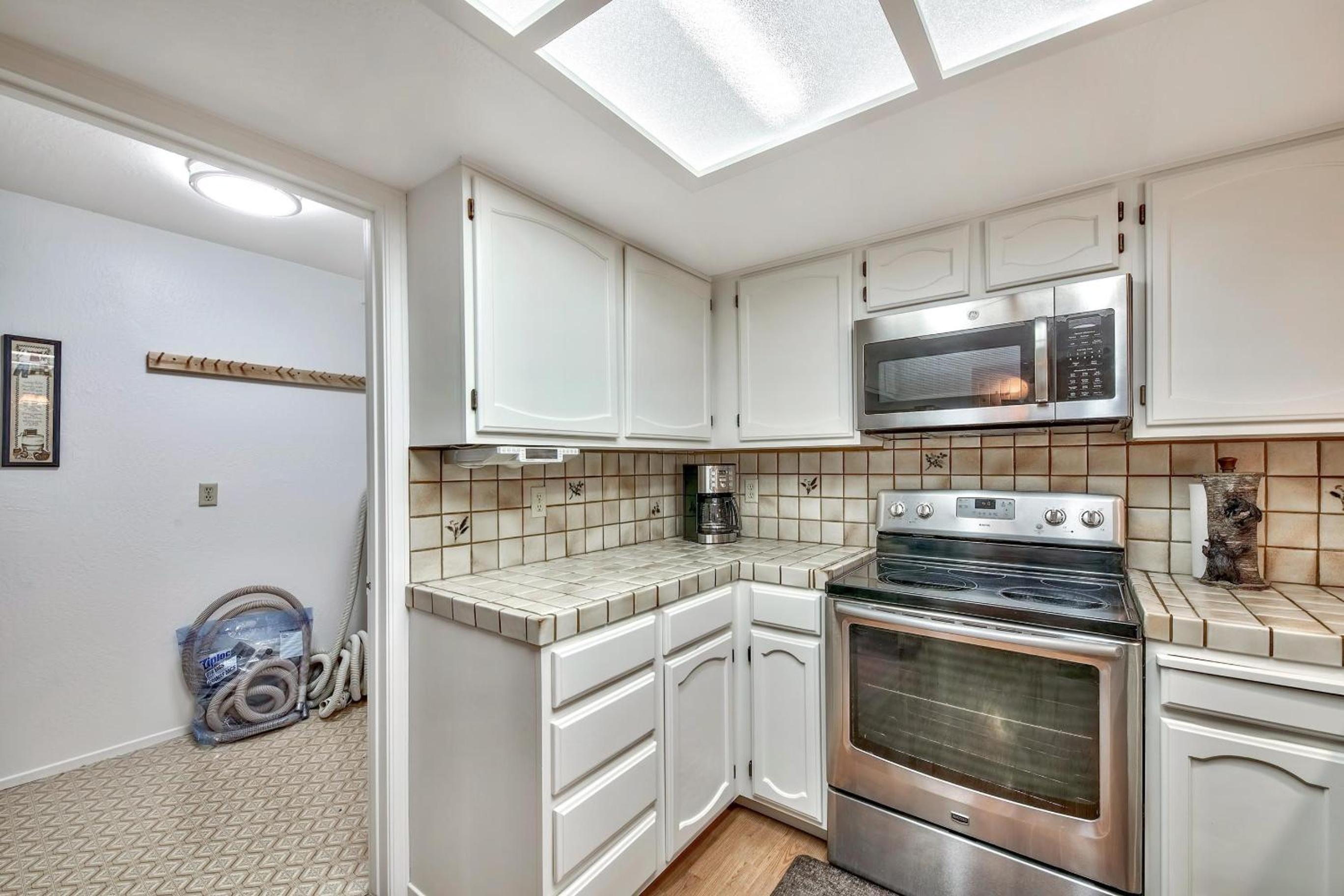 Stateline Vacations - Mv15 lakeview top of the mountain townhome - Property Image 12