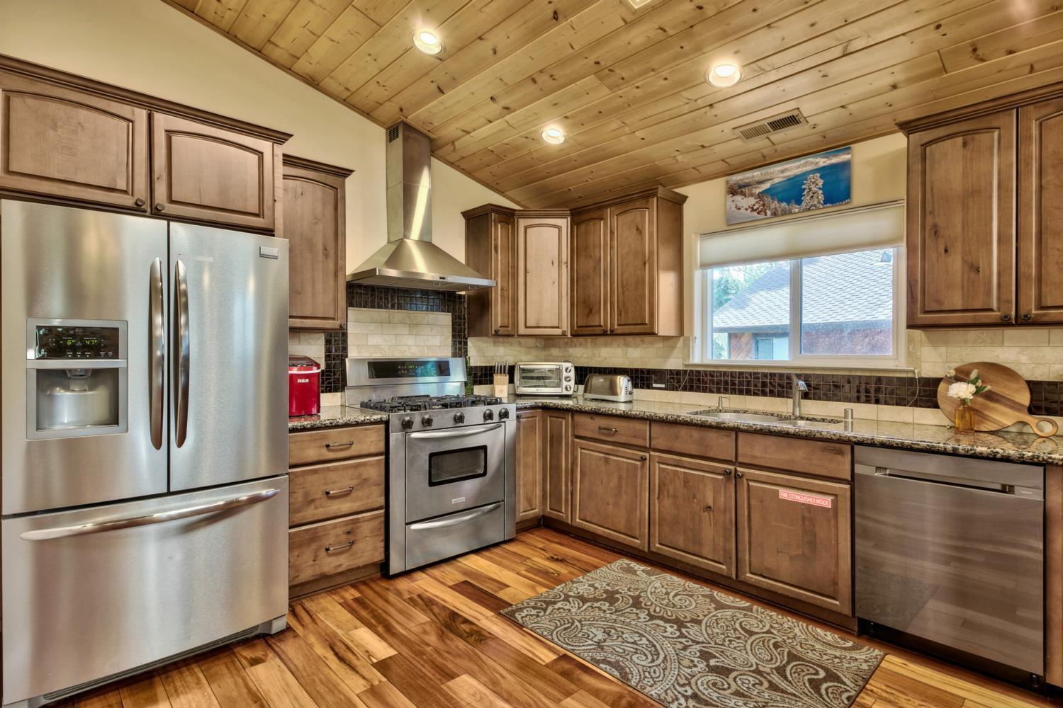 Lake Views and Mountain Luxury Lx66 - Property Image 34