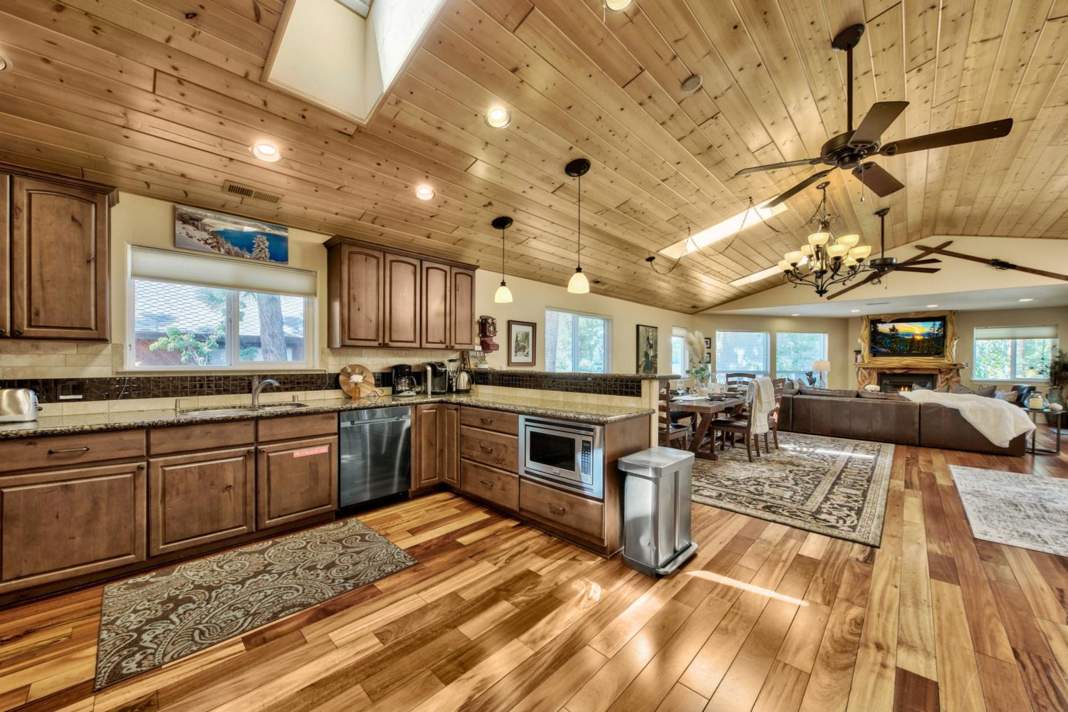 Lake Views and Mountain Luxury Lx66 - Property Image 37
