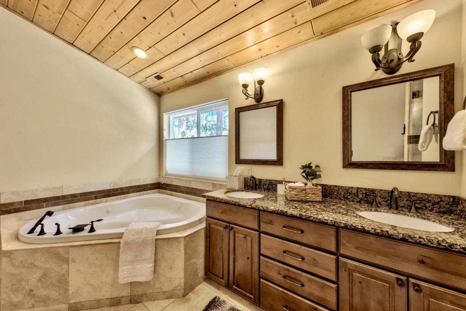 Lake Views and Mountain Luxury Lx66 - Property Image 20