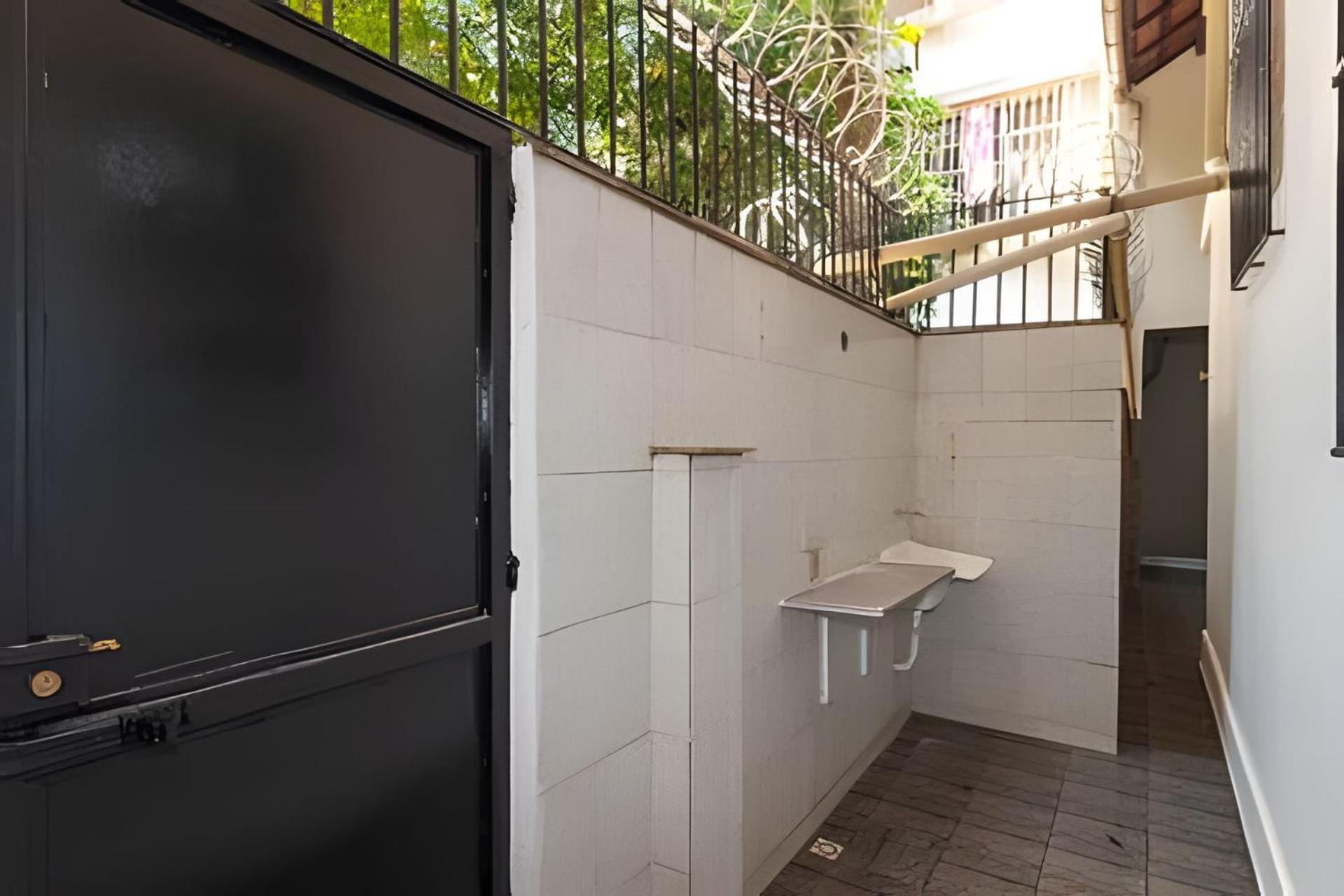 Silencioso com 1 quarto em Copacabana - 450m do metrô