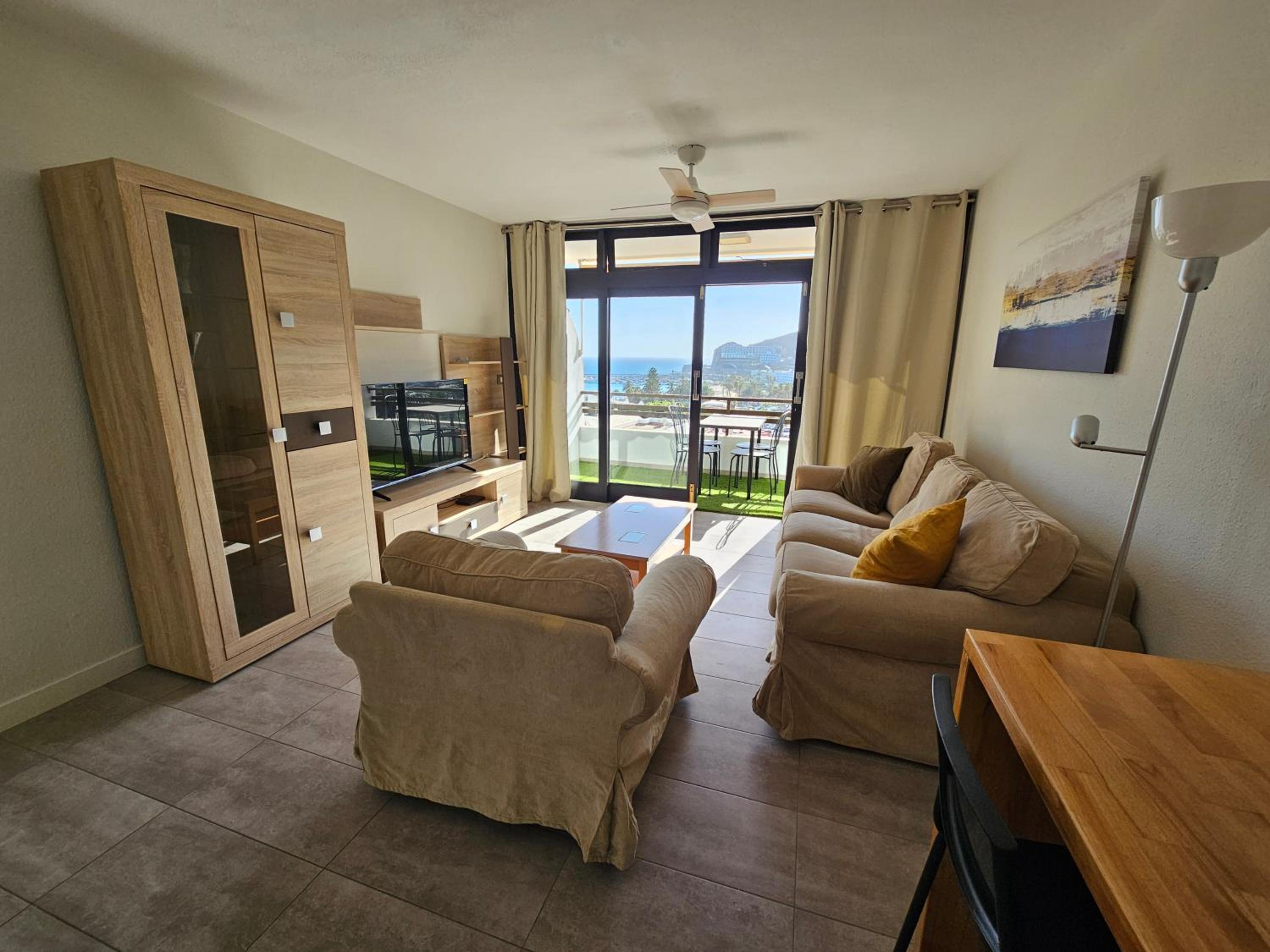Modern apartment with sea view nearby the beach