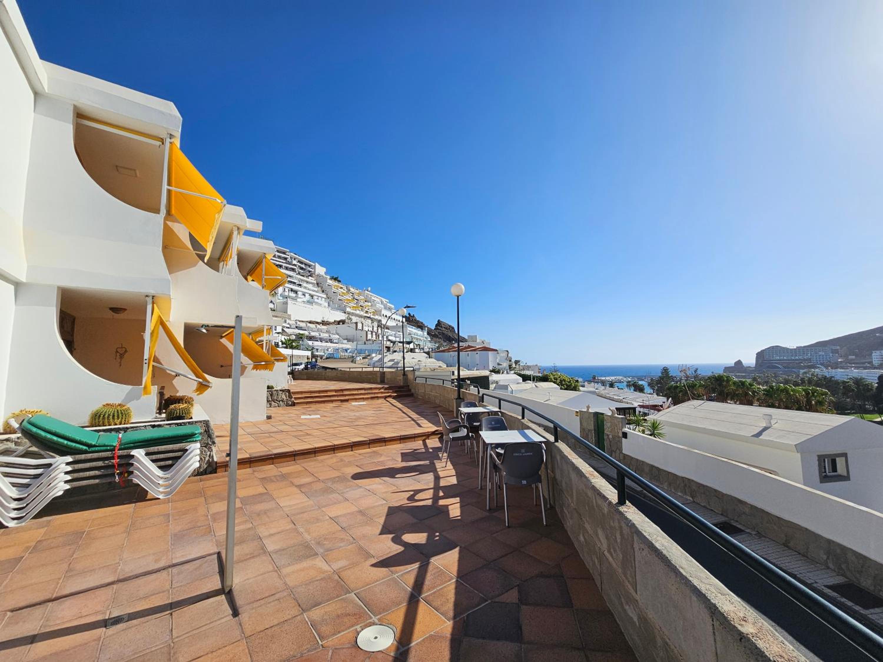 Modern apartment with sea view nearby the beach