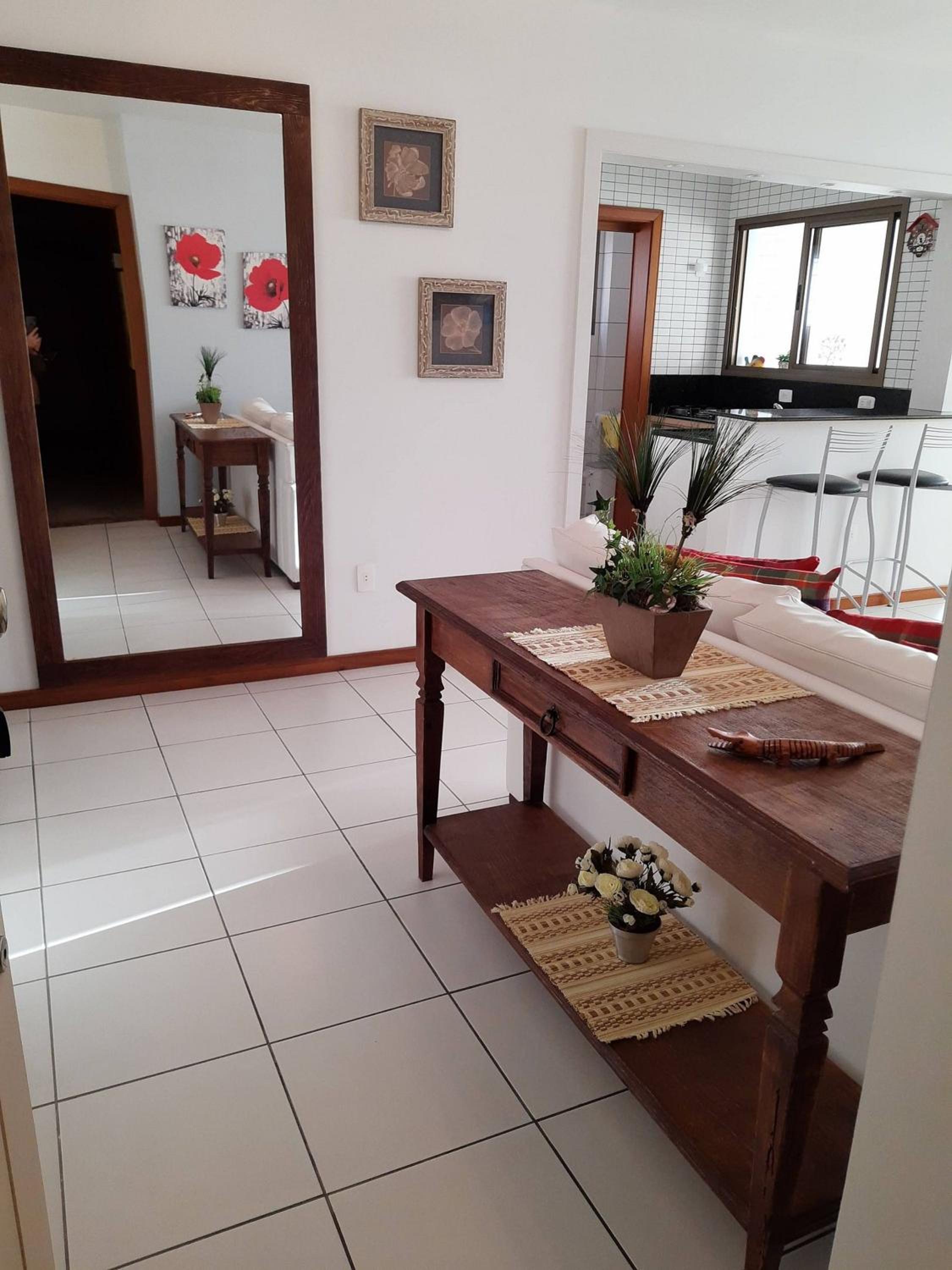 Espaçoso Apartamento na Avenida Rudá