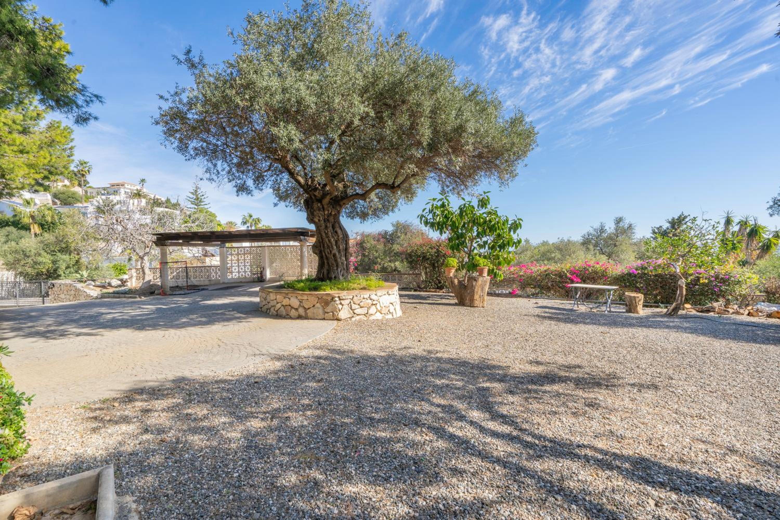 Villa con maravillosas vistas y jardines
