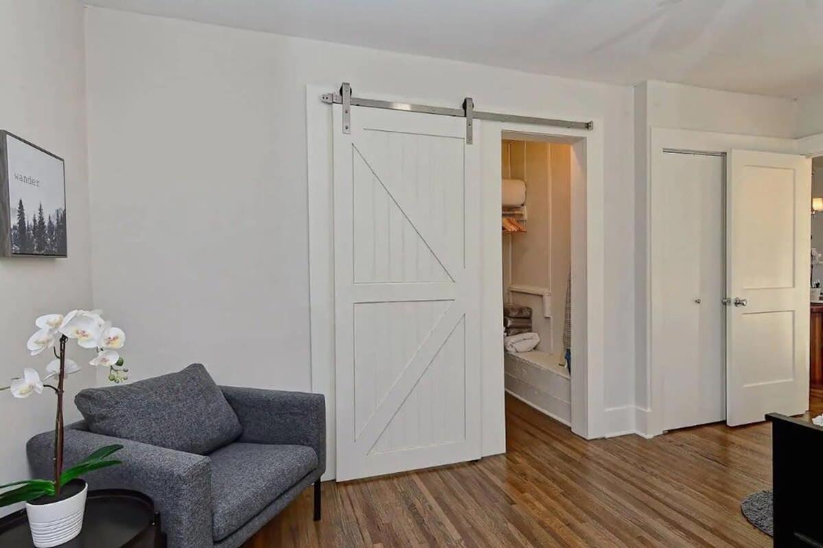 Charming 1BR Townhome mins to Downtown