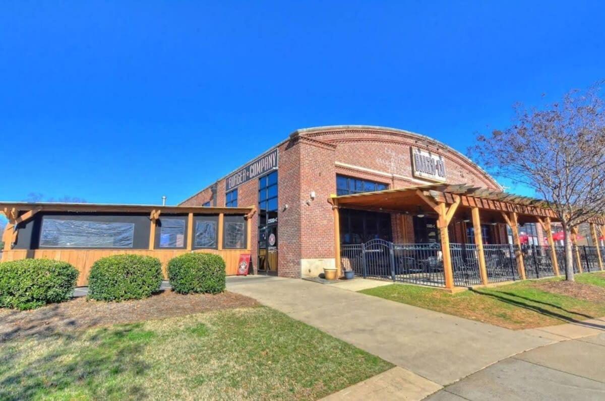 Charming 1BR Townhome mins to Downtown