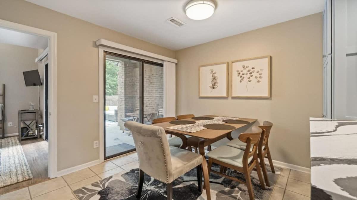 Gorgeous 2 BR near Carowinds - Patio - Pool view 3