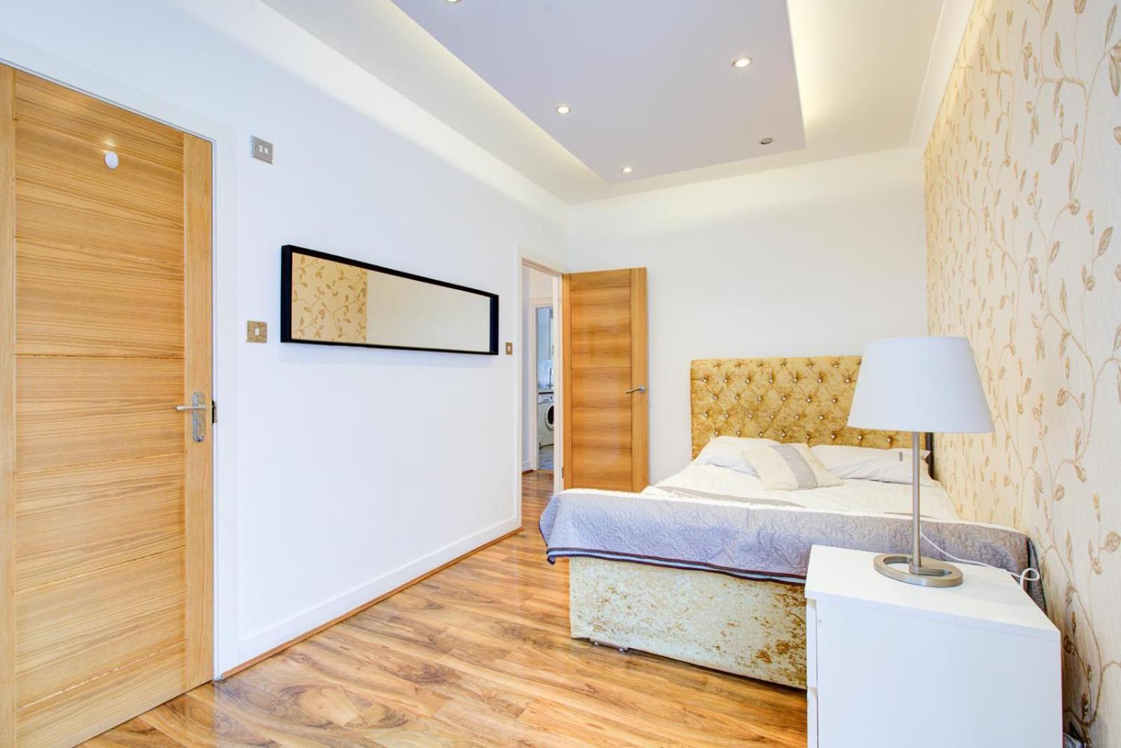 Knightsbridge Luxurious Residence - Facing Harrods