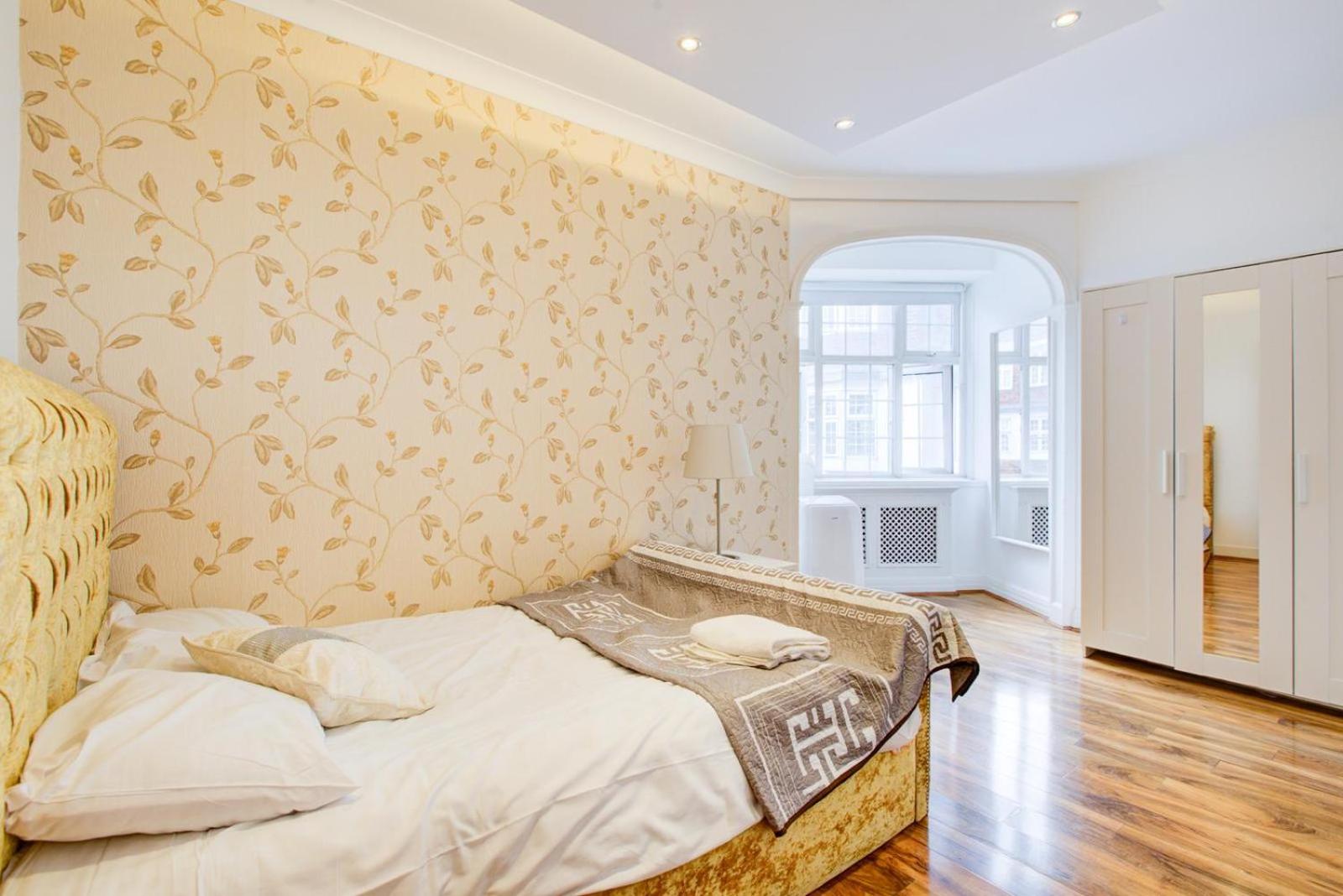 Knightsbridge Luxurious Residence - Facing Harrods