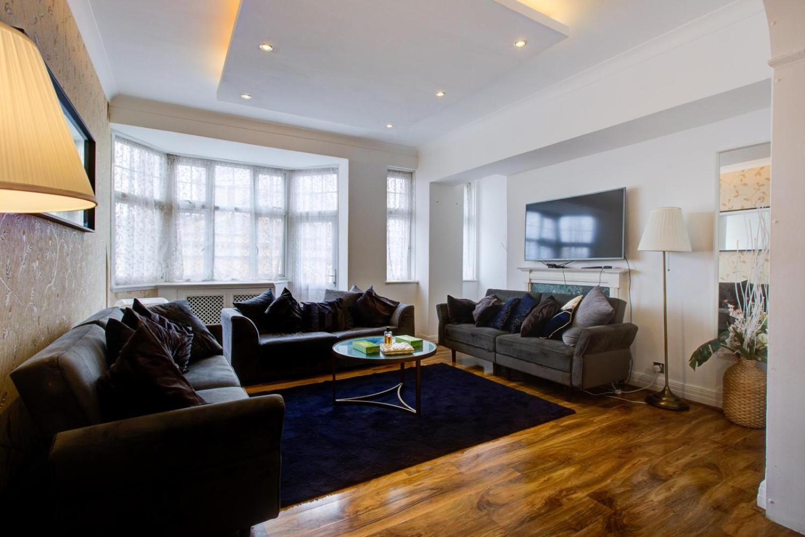 Knightsbridge Luxurious Residence - Facing Harrods