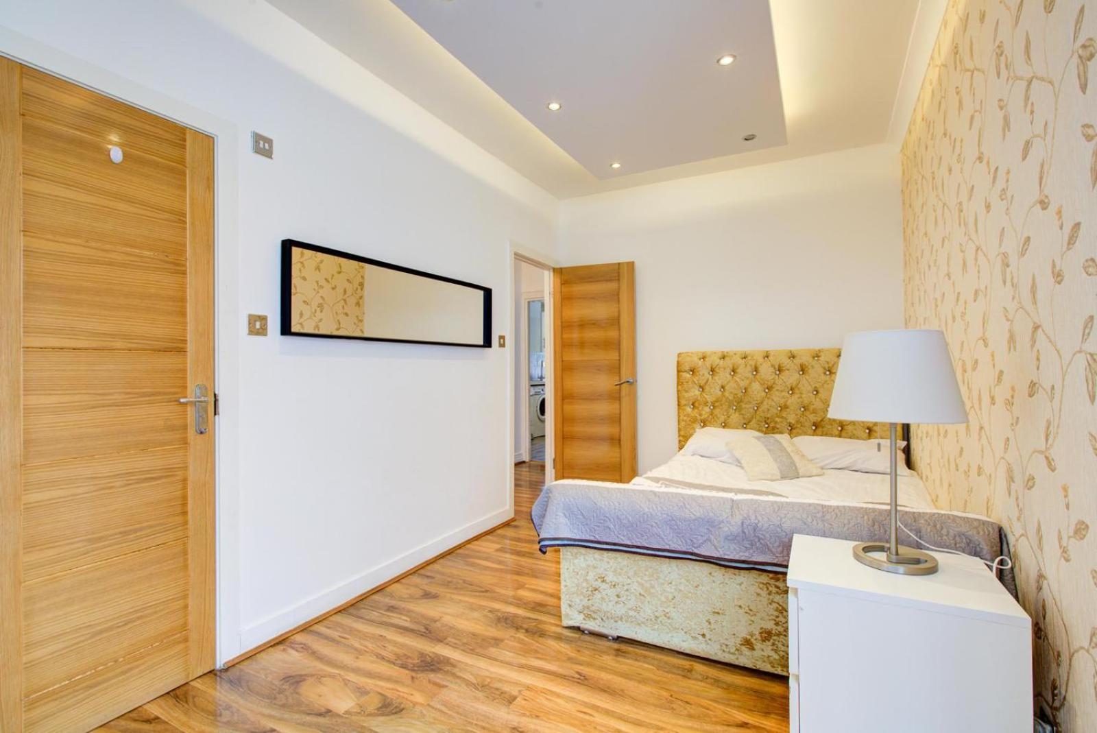 Knightsbridge Luxurious Residence - Facing Harrods