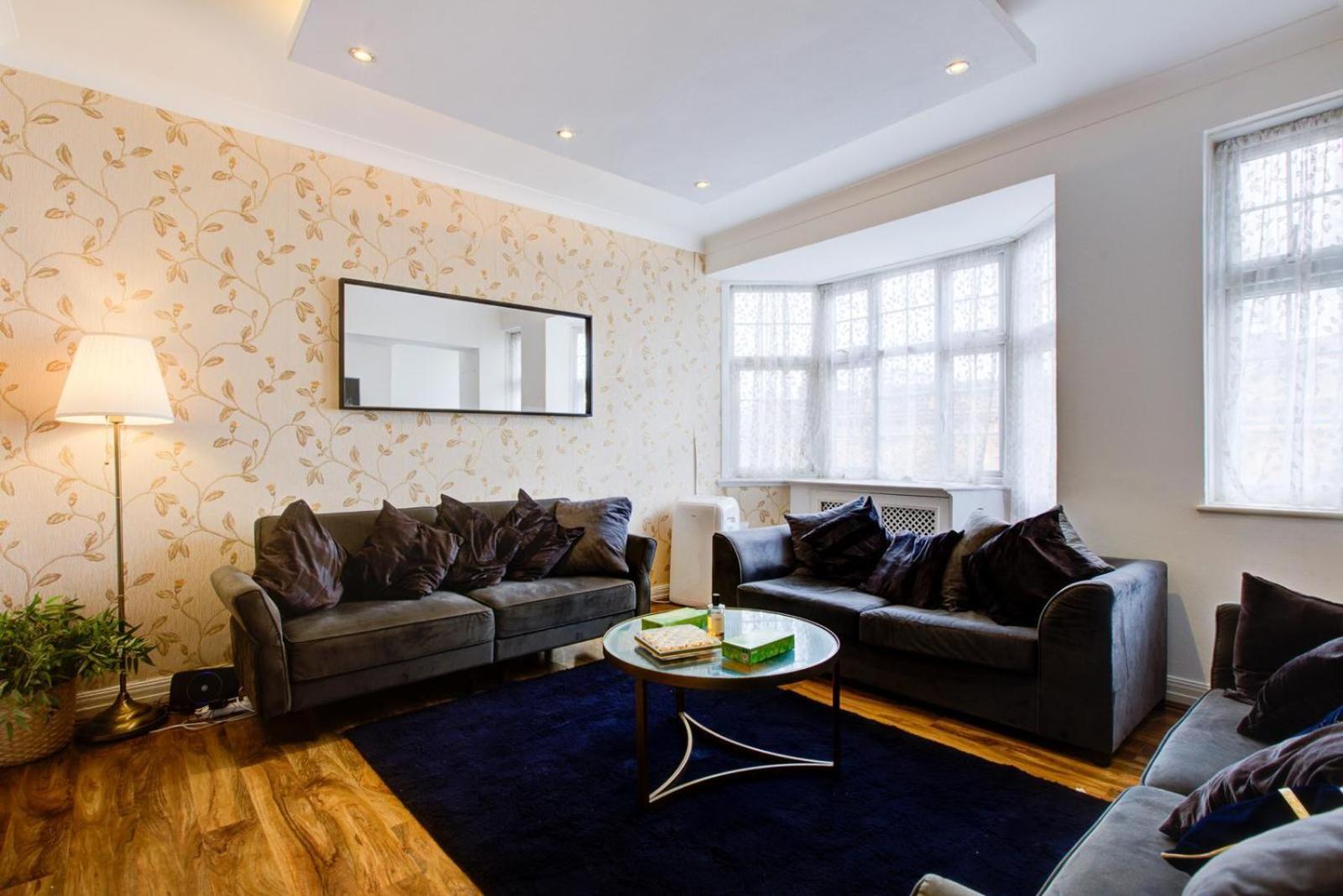 Knightsbridge Luxurious Residence - Facing Harrods