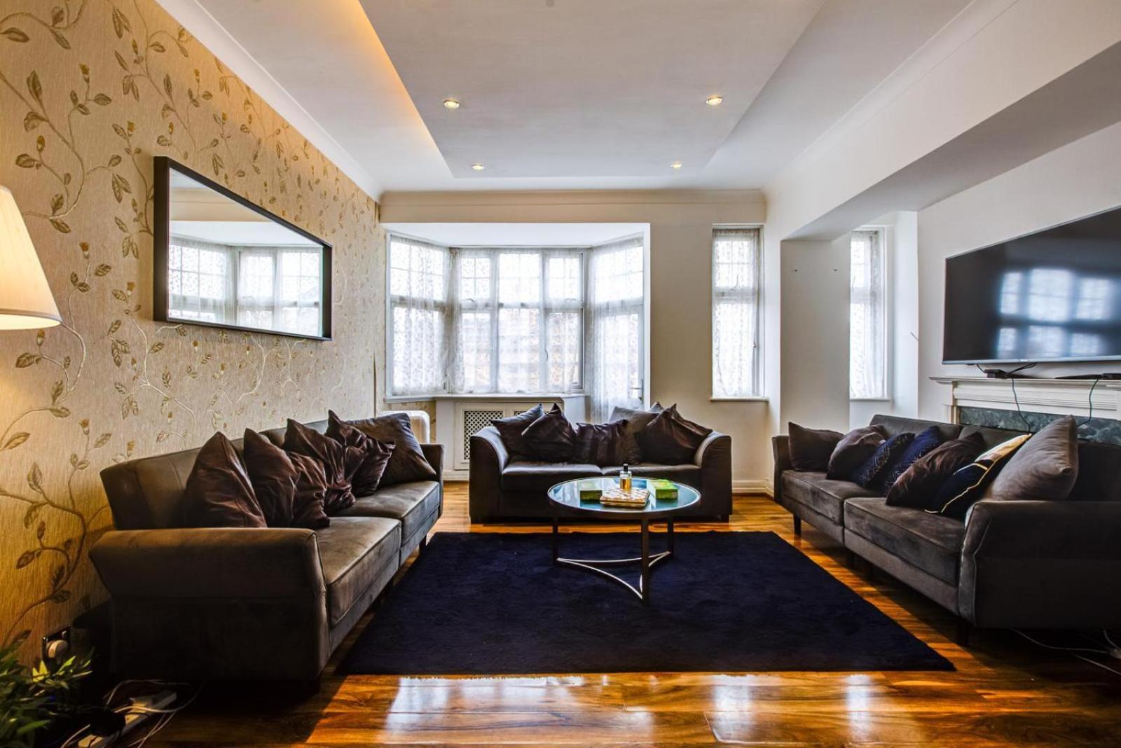 Knightsbridge Luxurious Residence - Facing Harrods