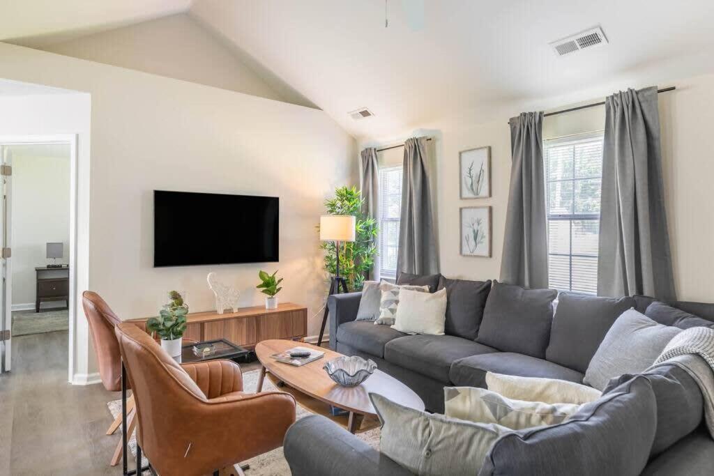 Renovated Charlotte 3BR near Whitewater Ctr view 2