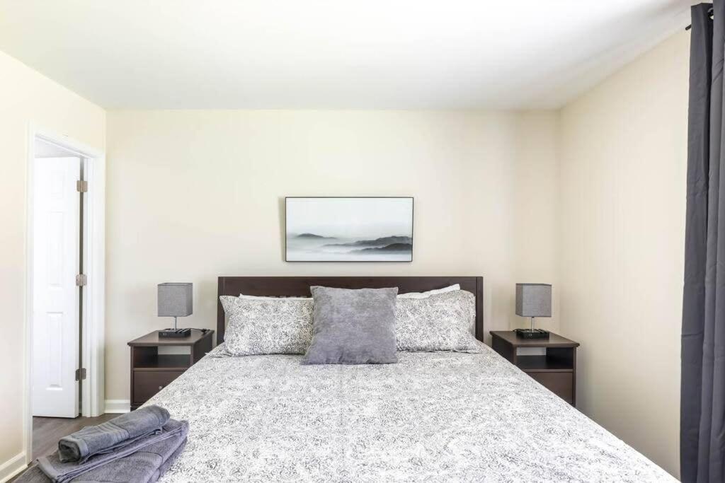 Renovated Charlotte 3BR near Whitewater Ctr view 4