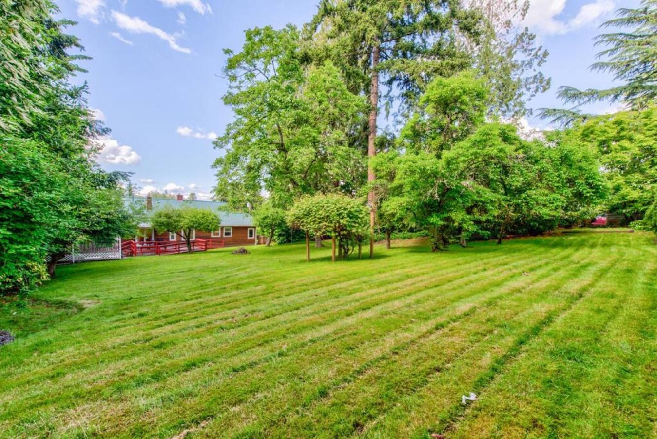 Private park in a cozy home next to I-90 huge yard view 5