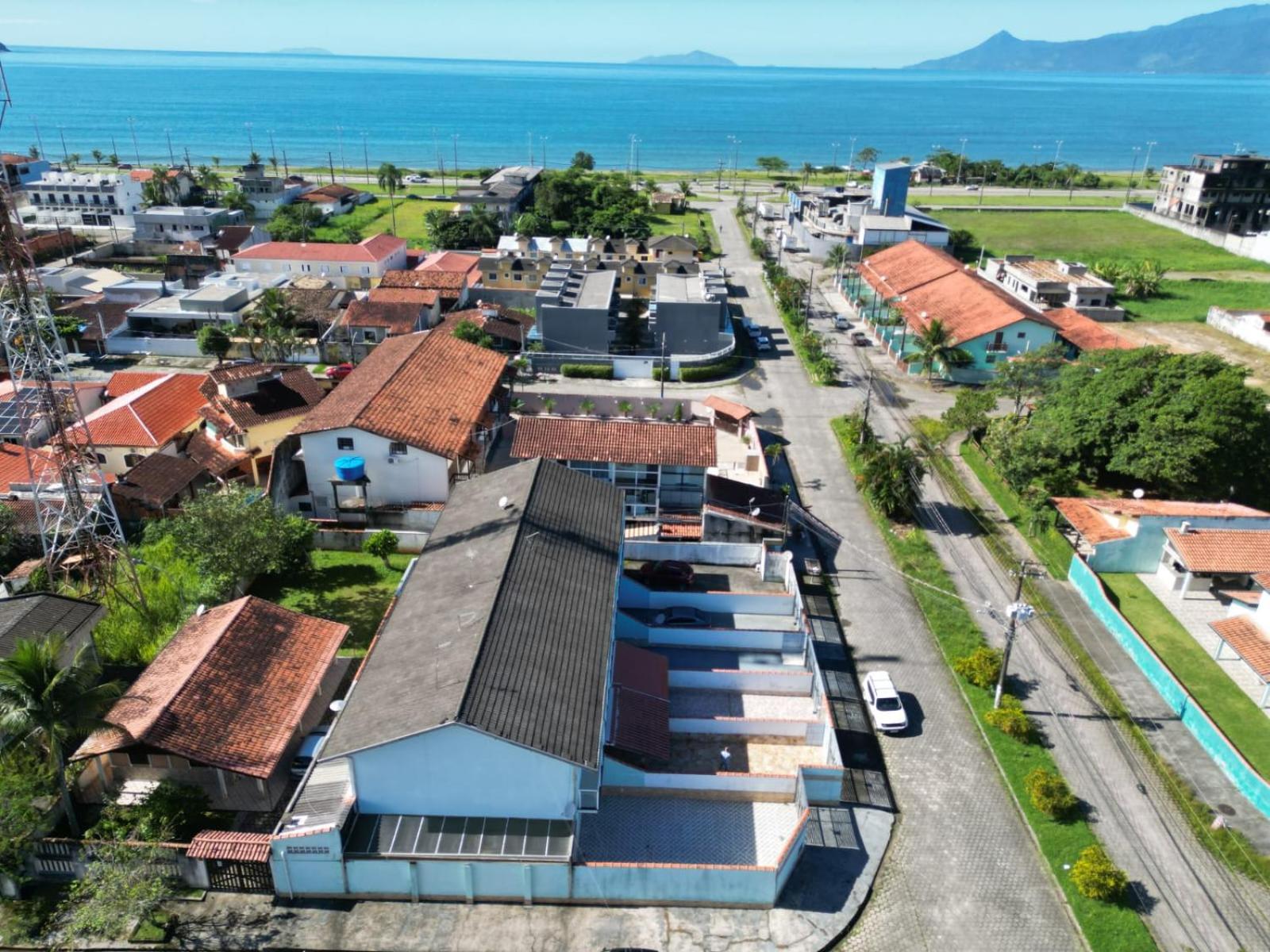 Casa Caragua Sobrado com 2 Suítes