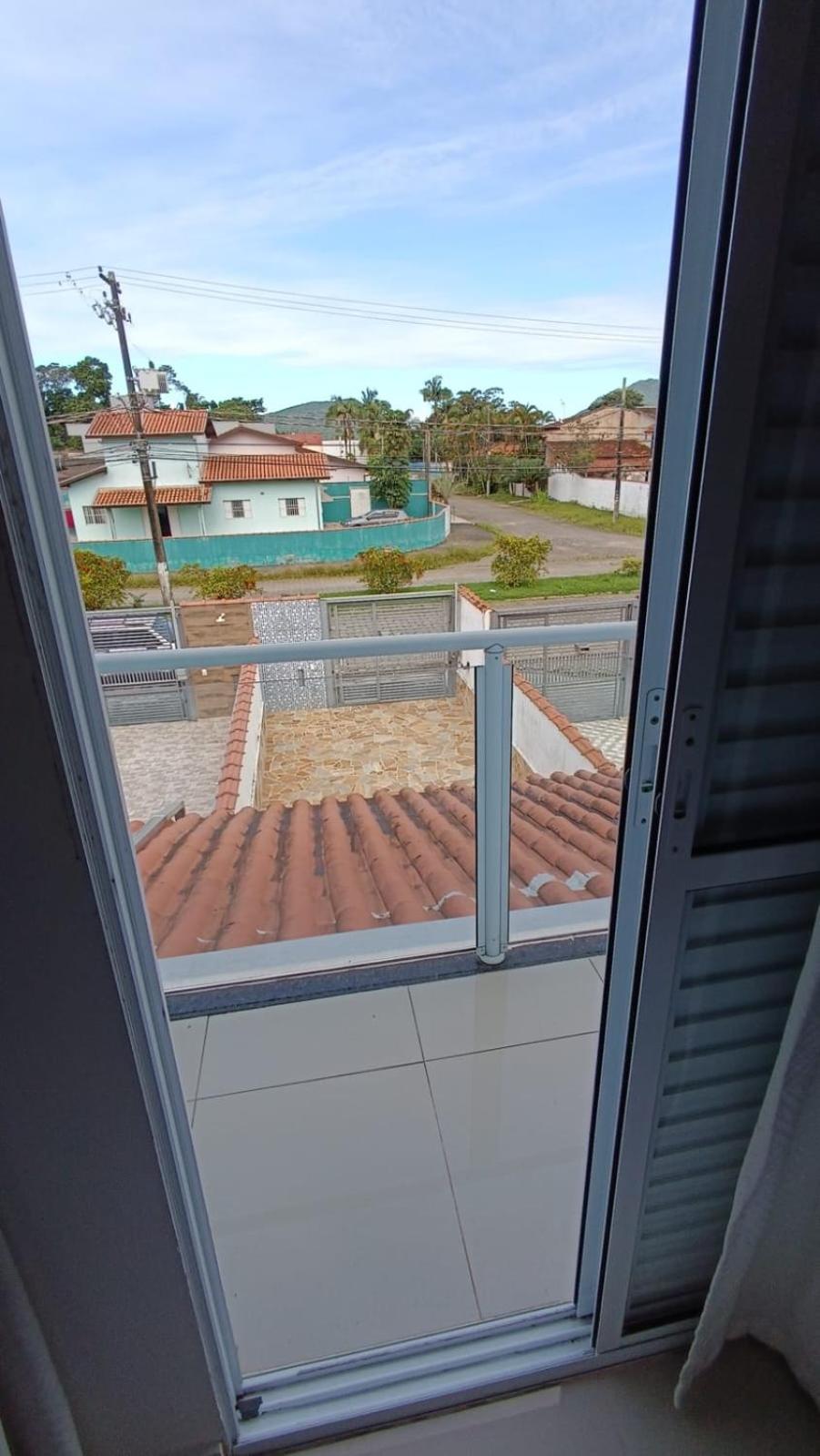 Casa Caragua Sobrado com 2 Suítes