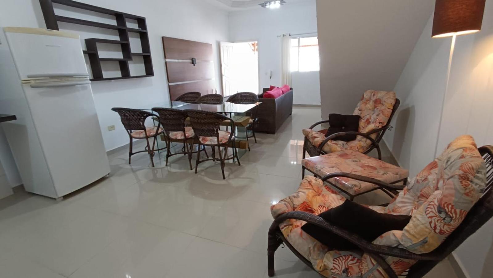 Casa Caragua Sobrado com 2 Suítes