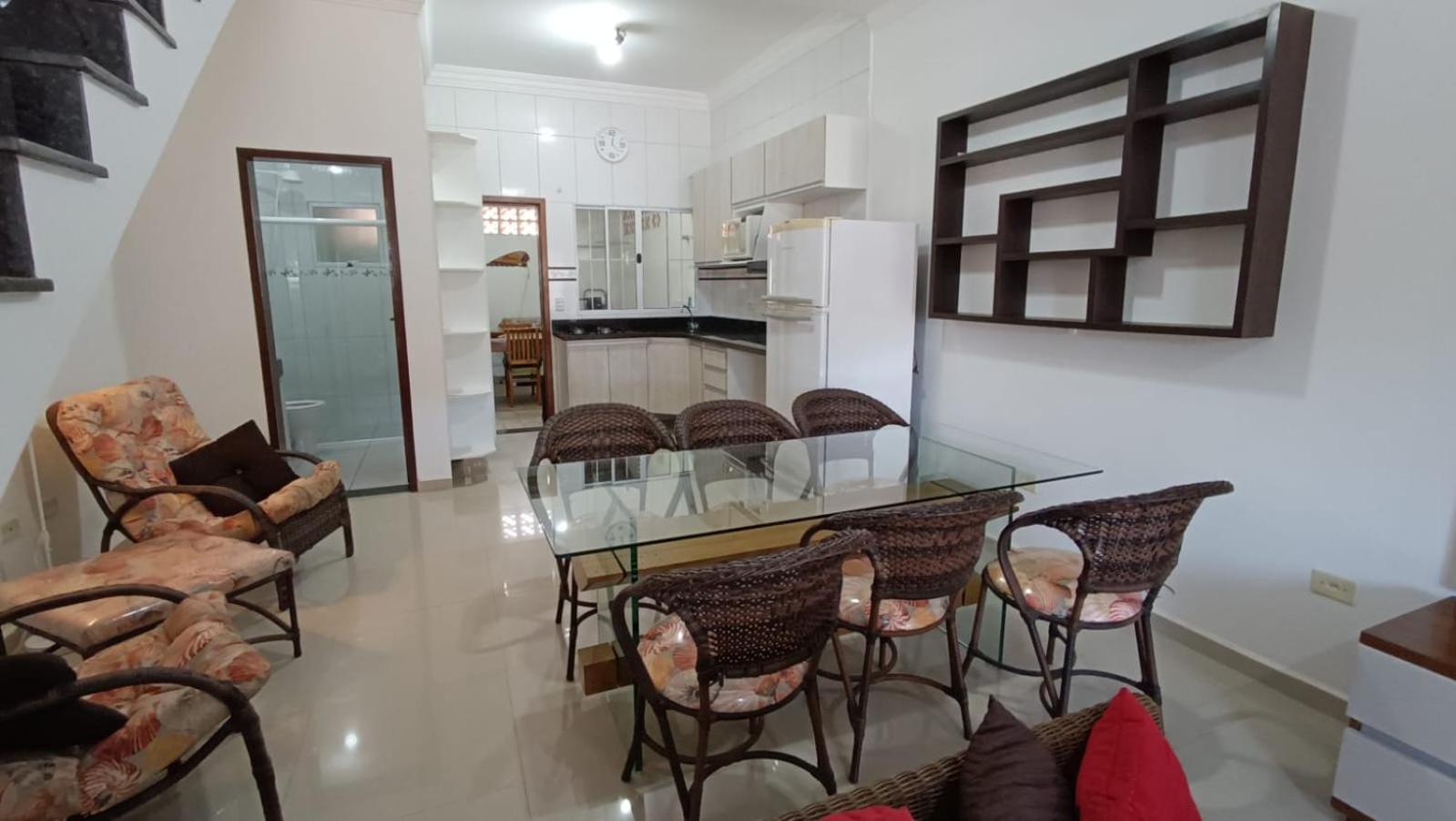Casa Caragua Sobrado com 2 Suítes