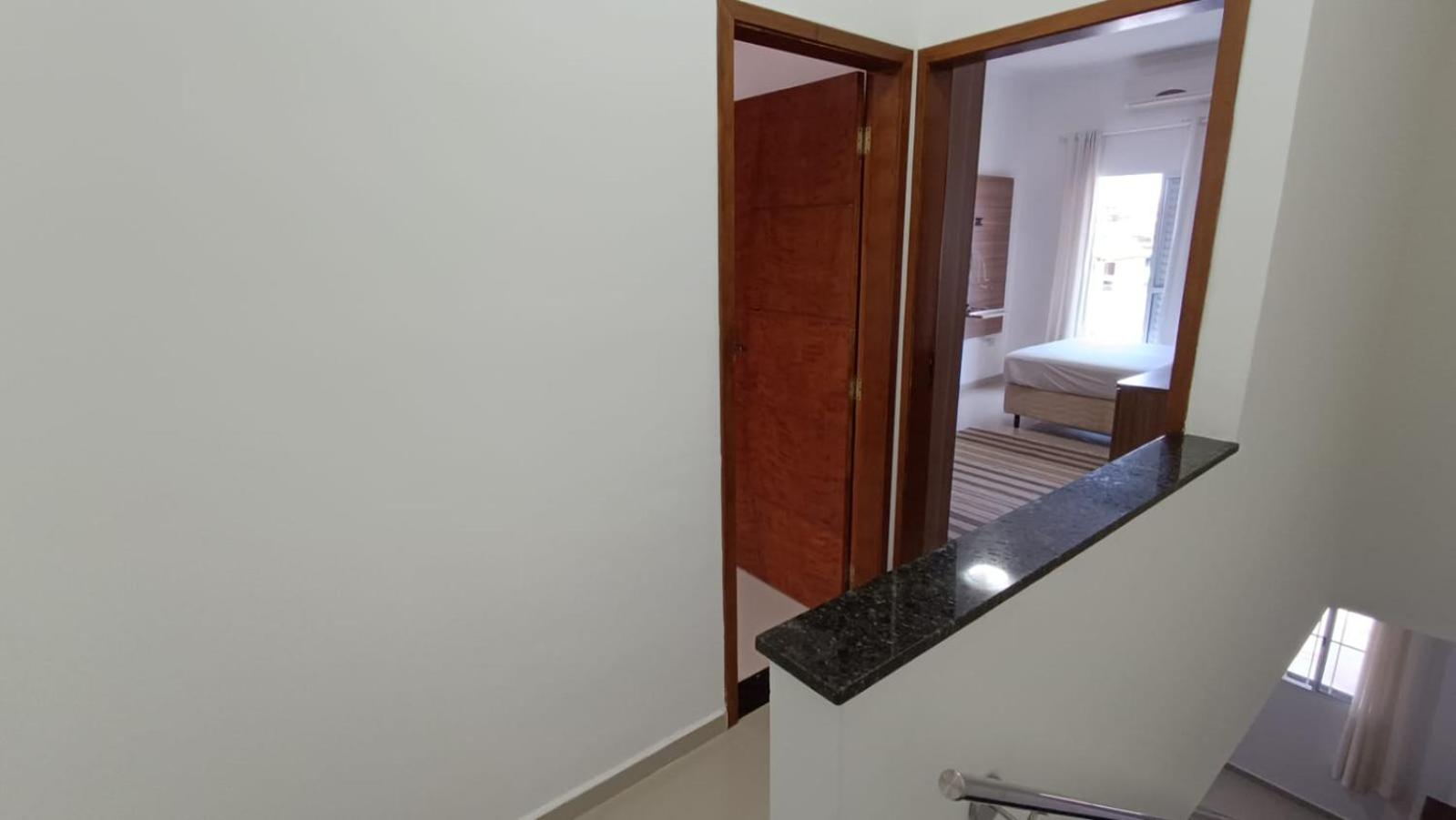 Casa Caragua Sobrado com 2 Suítes