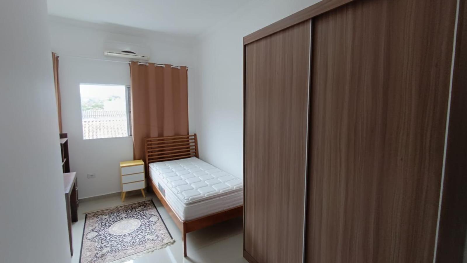 Casa Caragua Sobrado com 2 Suítes