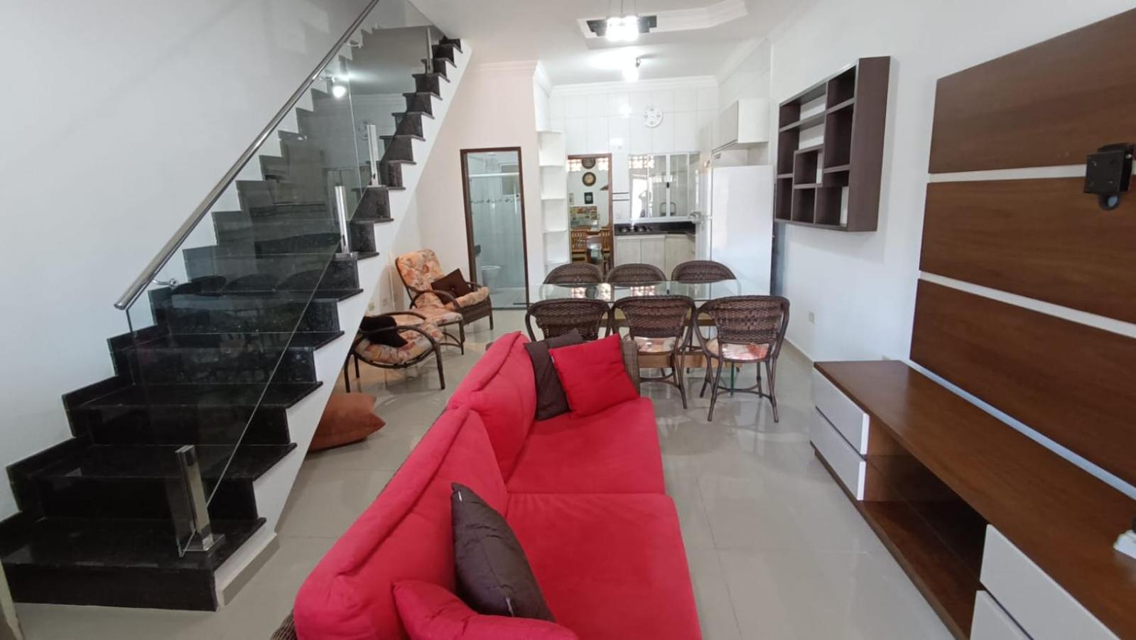 Casa Caragua Sobrado com 2 Suítes