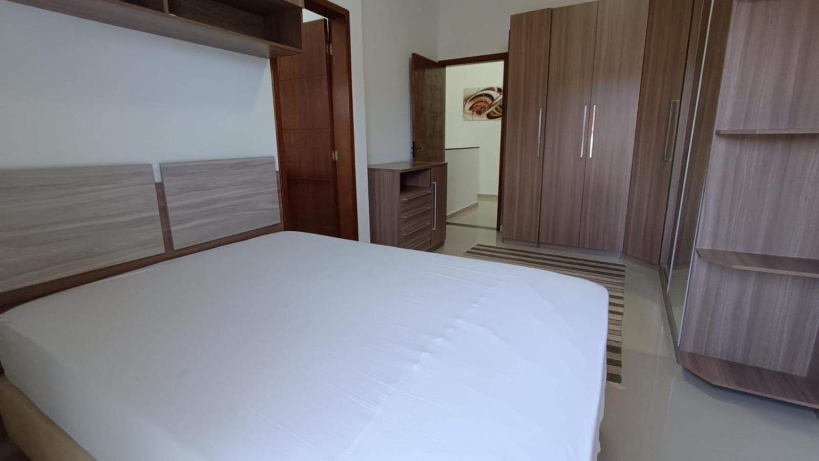 Casa Caragua Sobrado com 2 Suítes