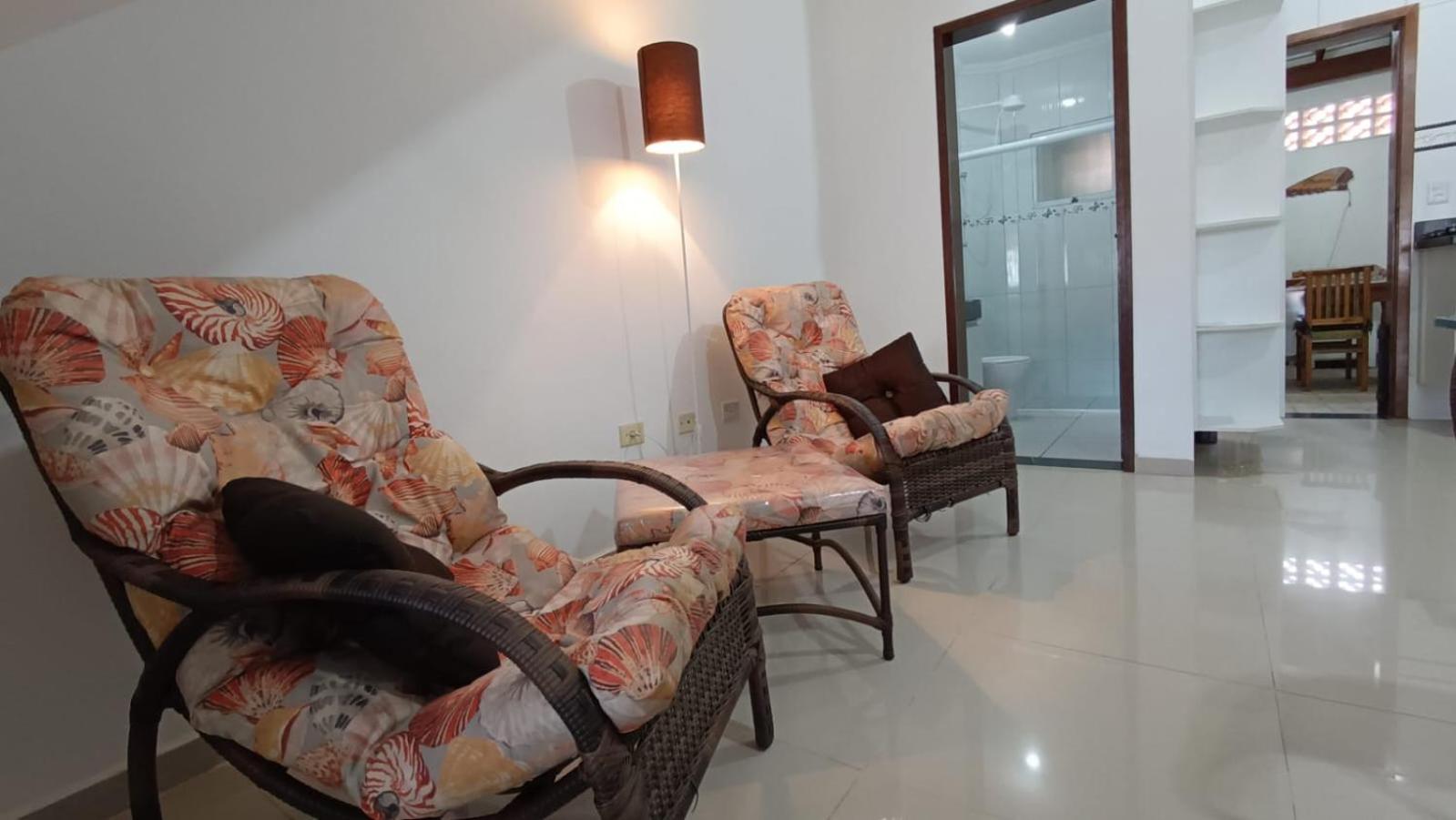 Casa Caragua Sobrado com 2 Suítes