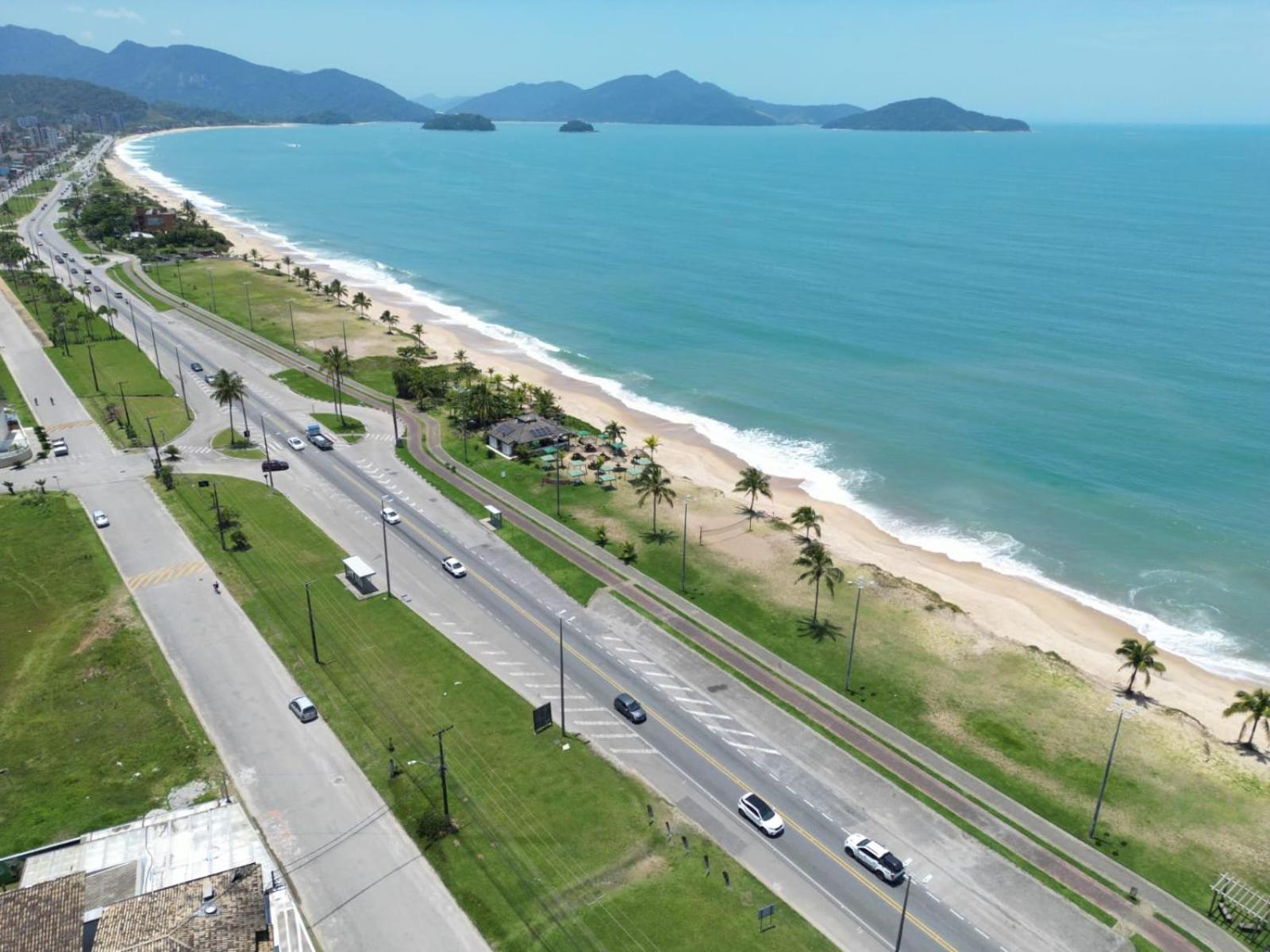 Casa Caragua Sobrado com 2 Suítes