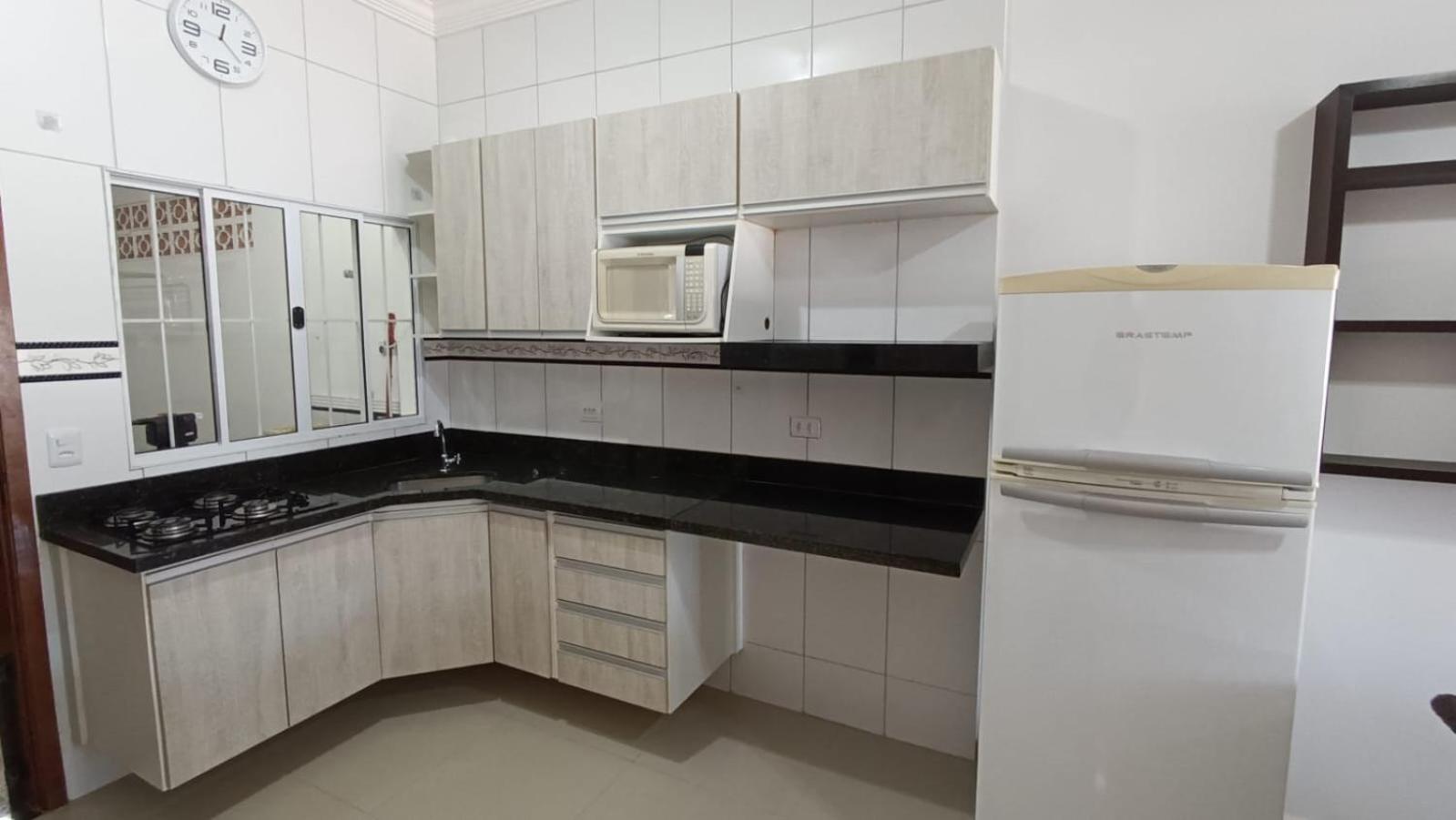 Casa Caragua Sobrado com 2 Suítes